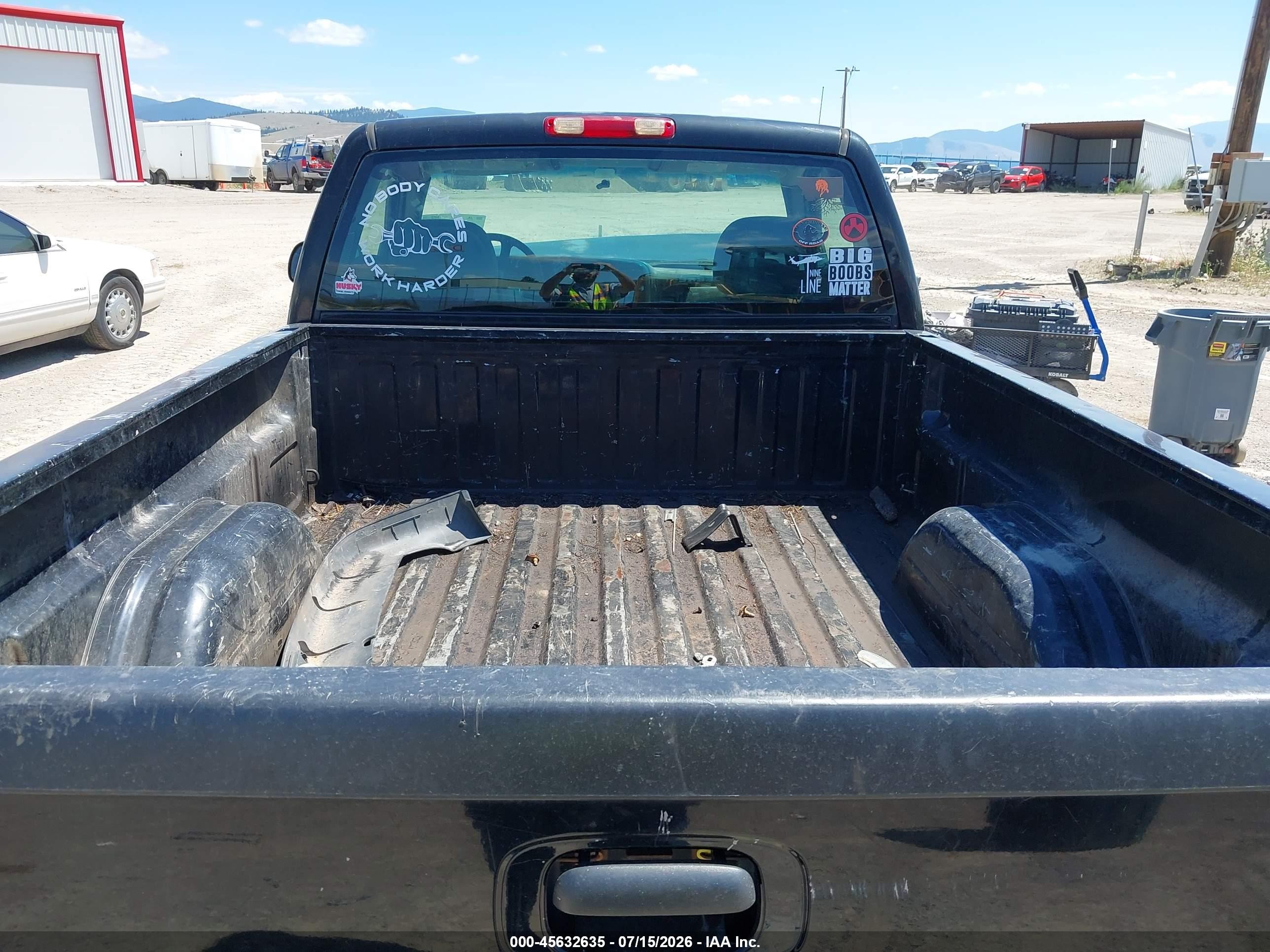 2002 Chevrolet Silverado 1500   Black vin: 1GCEC14W72Z326457