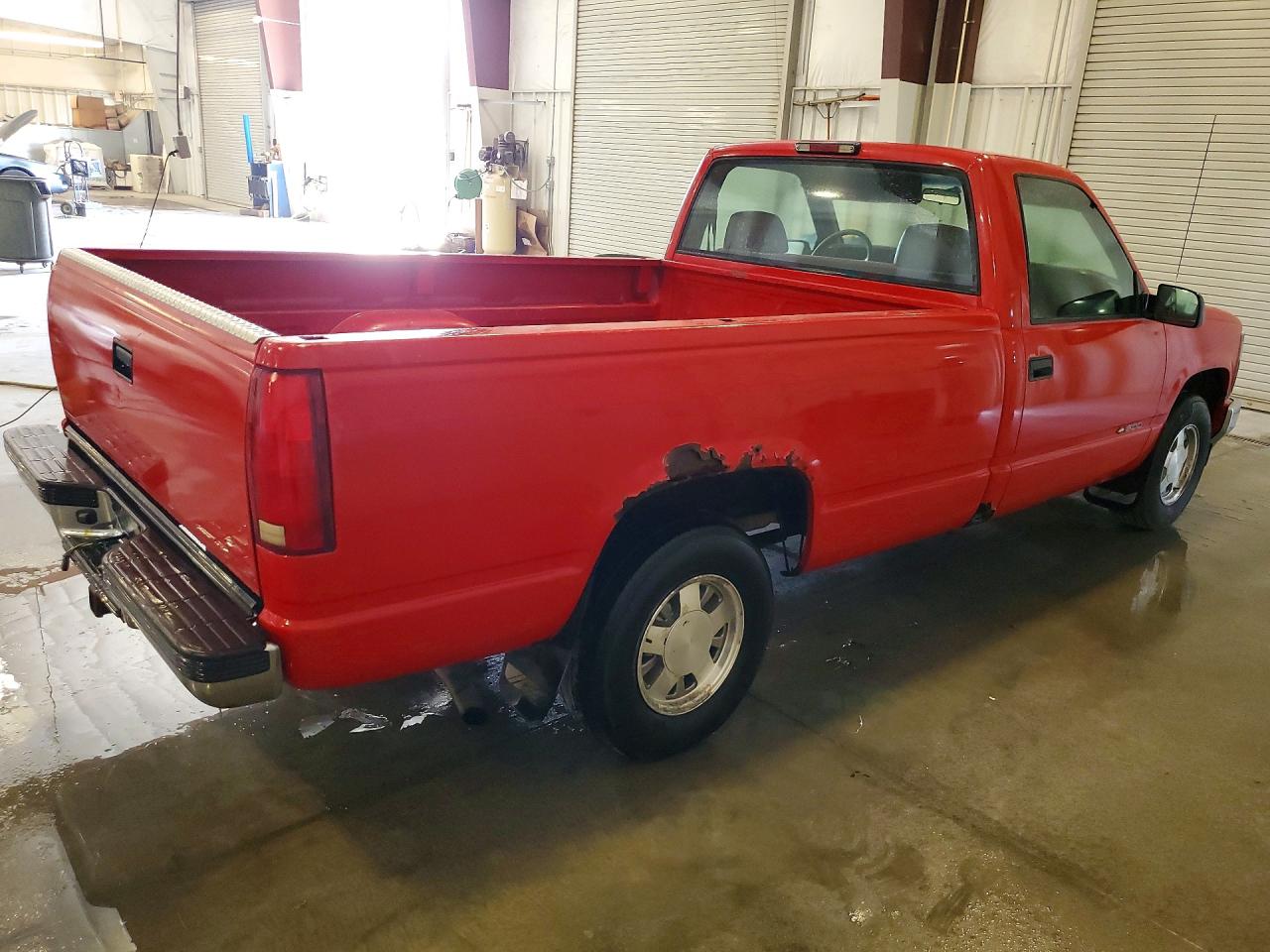 1998 Chevrolet Gmt-400 C1500 Red vin: 1GCEC14W7WZ275256