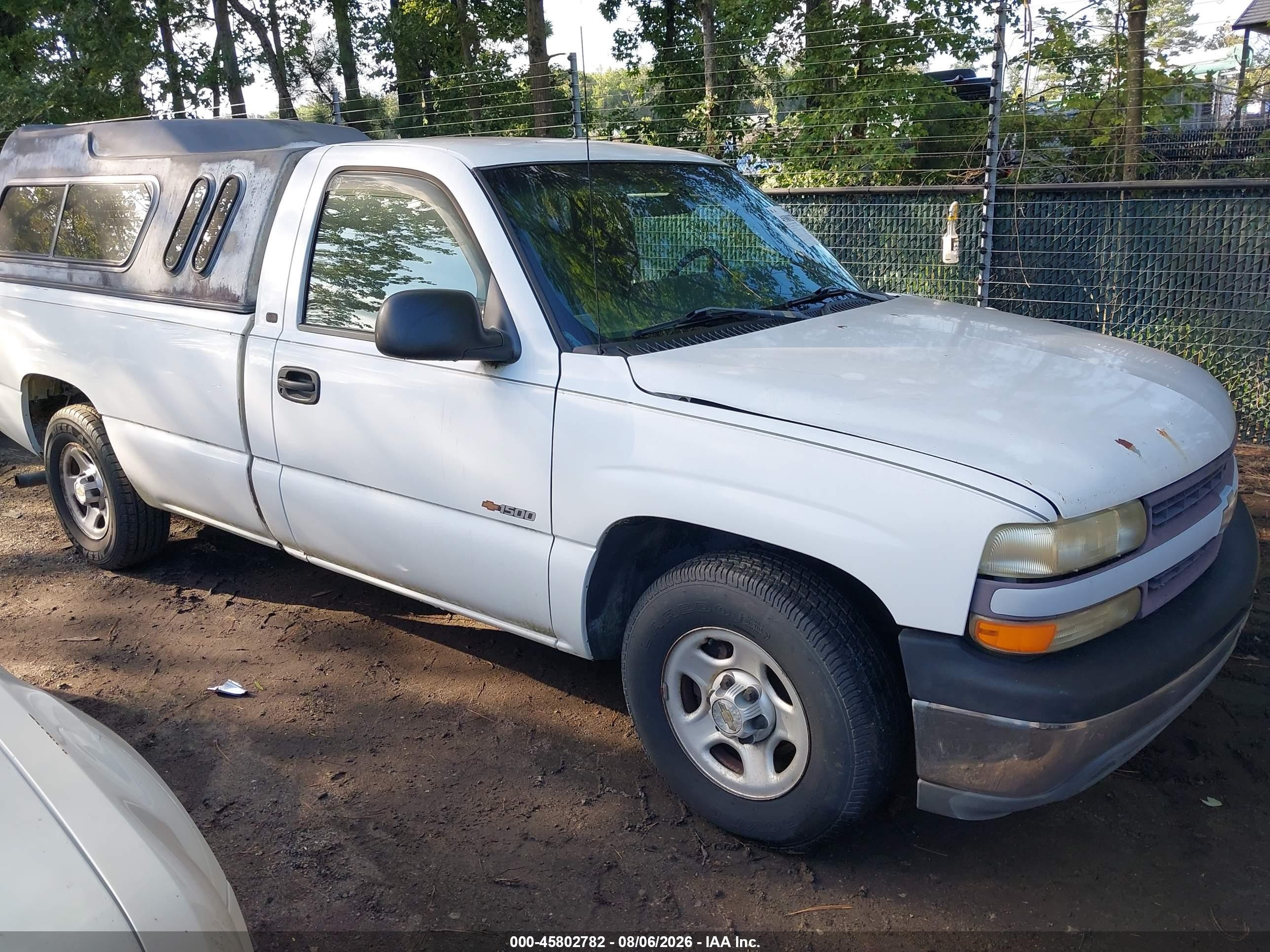 1999 Chevrolet Silverado 1500   White vin: 1GCEC14W7XE158186