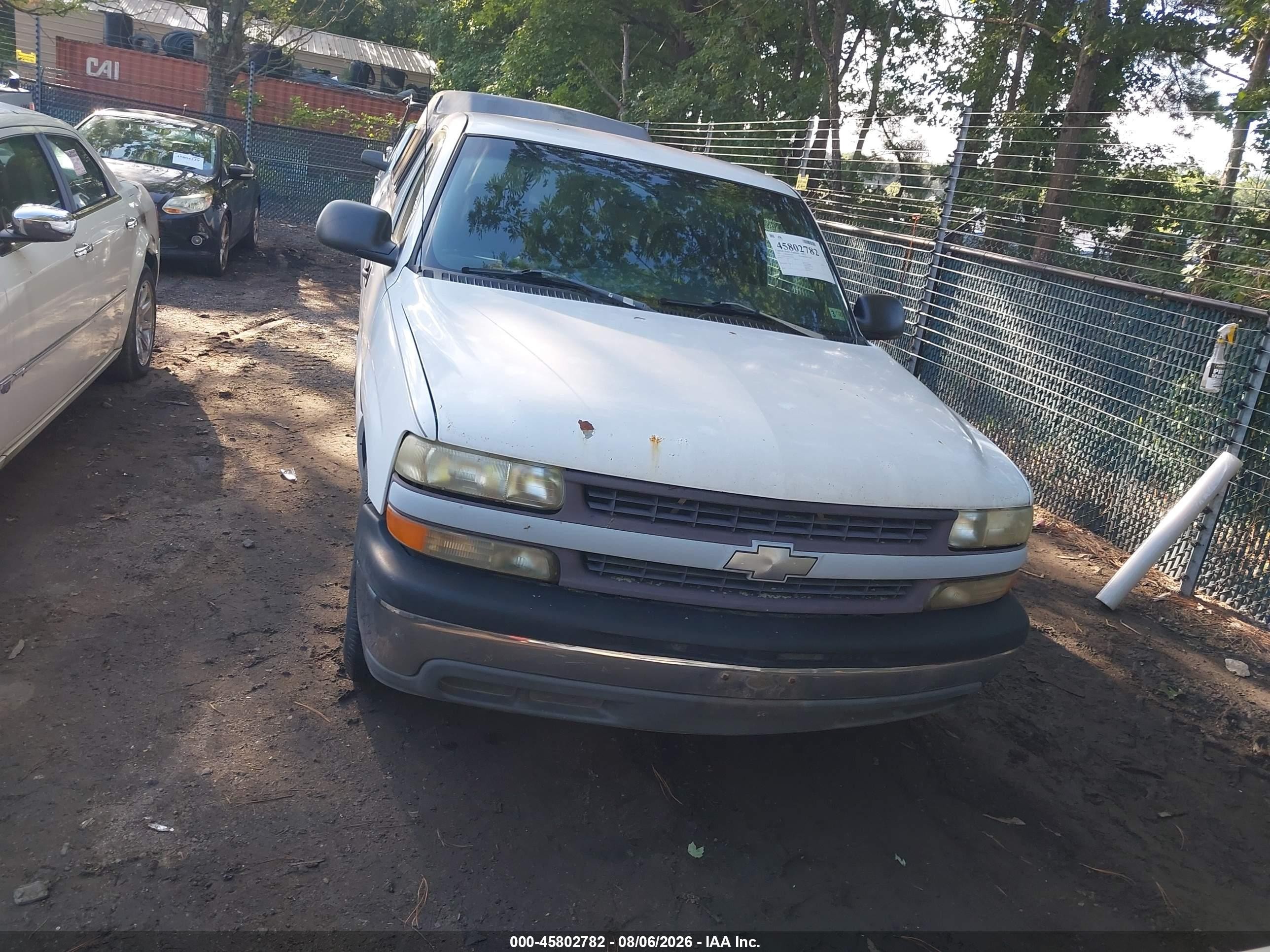 1999 Chevrolet Silverado 1500   White vin: 1GCEC14W7XE158186