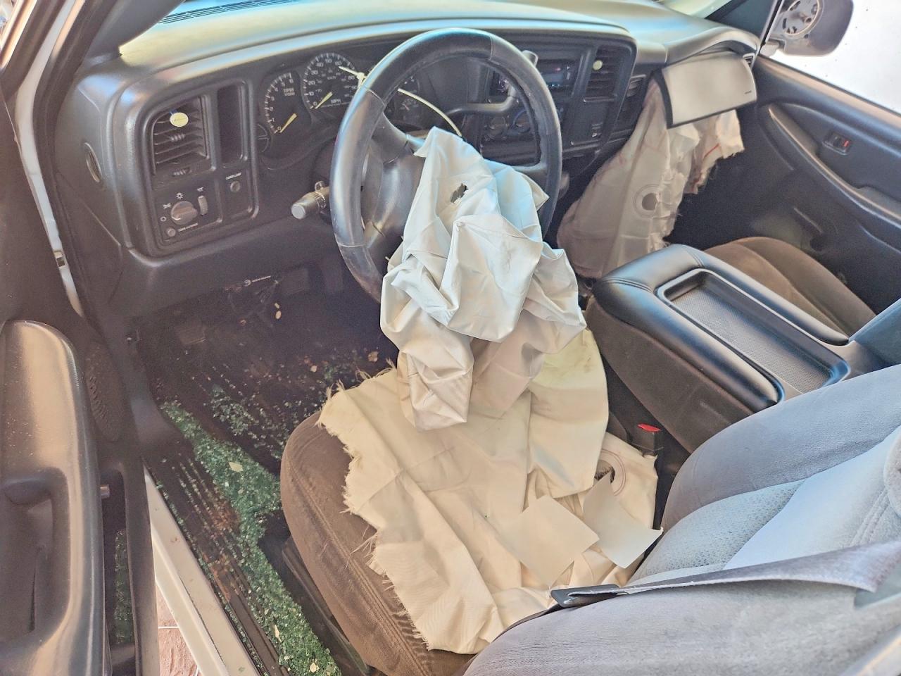 1999 Chevrolet Silverado C1500 White vin: 1GCEC14W7XZ117226