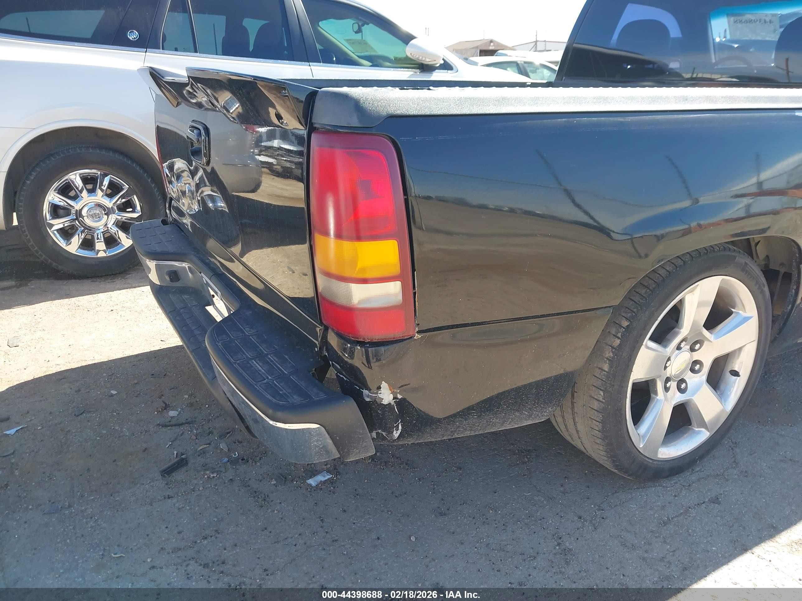 2000 Chevrolet Silverado 1500   Black vin: 1GCEC14W7YZ140216