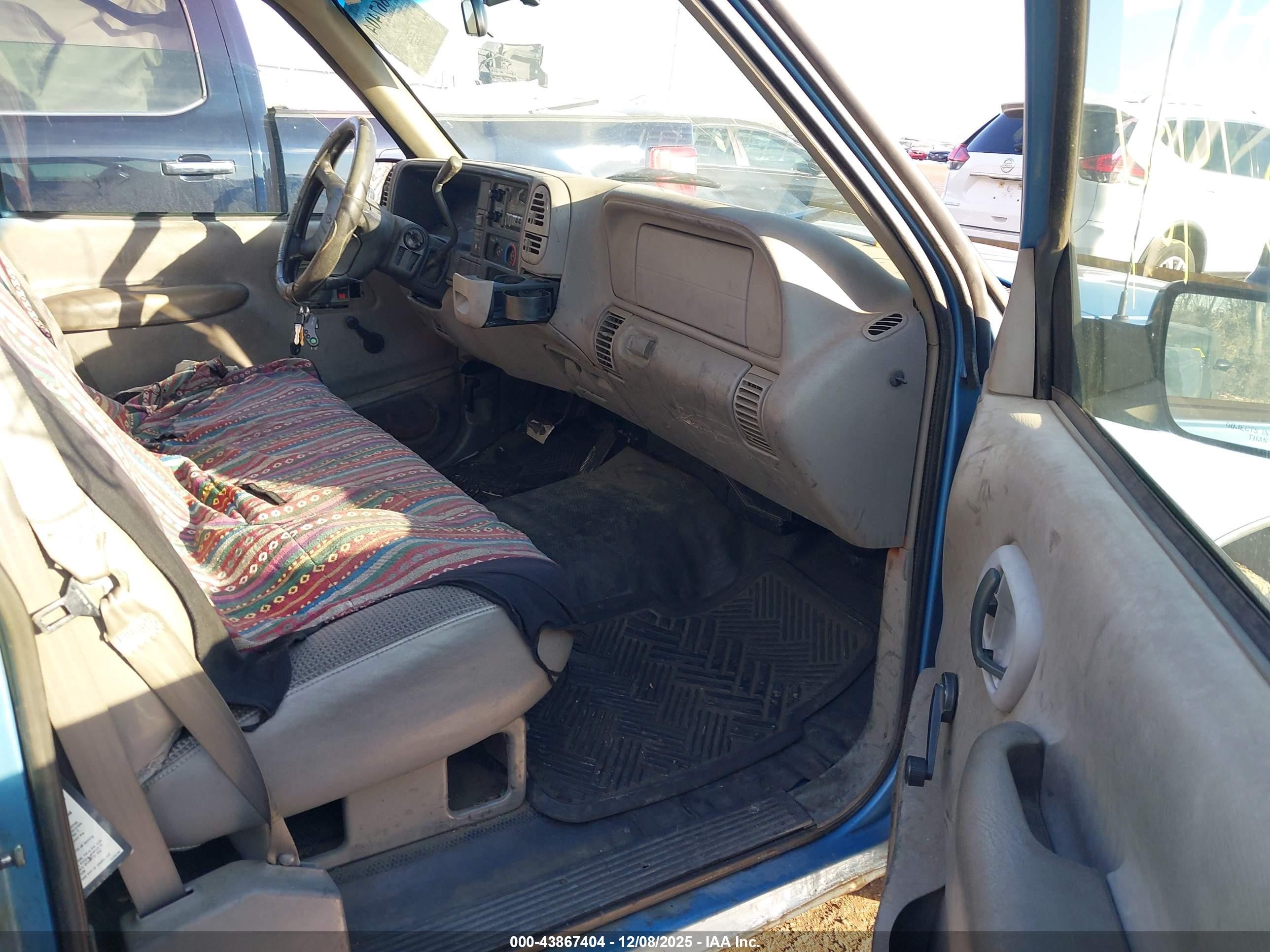 1997 Chevrolet C1500 Fleetside W/t Blue vin: 1GCEC14W8VZ134842