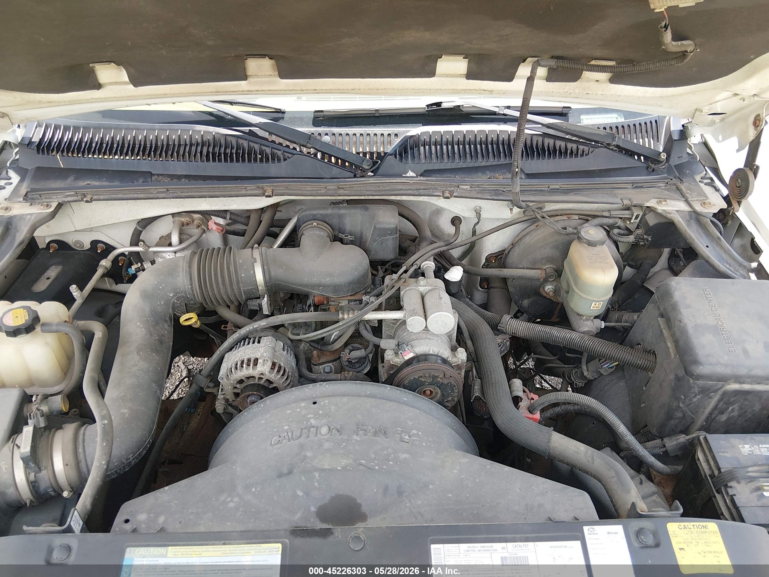 2000 Chevrolet Silverado 1500   White vin: 1GCEC14W8YE325642