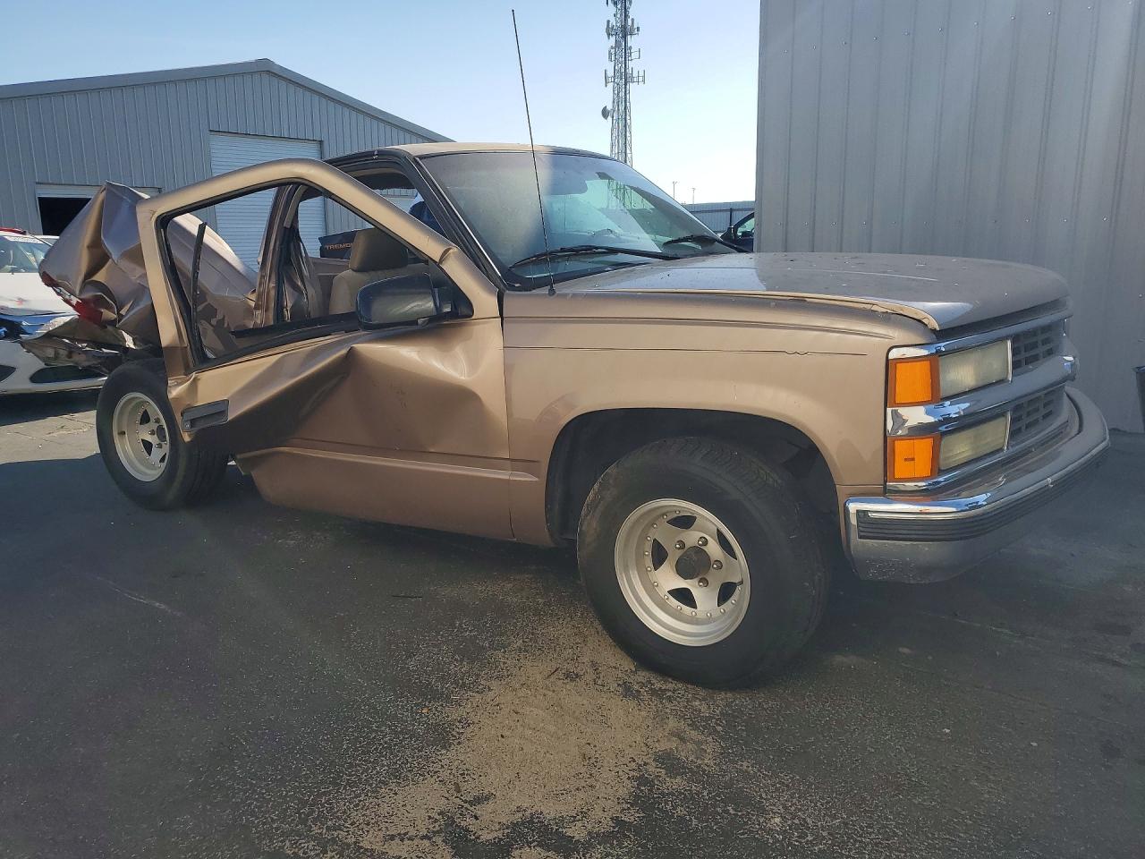 1996 Chevrolet Gmt-400 C1500 Gold vin: 1GCEC14W9TZ124365