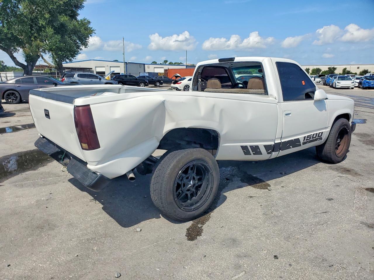 1997 Chevrolet Gmt-400 C1500 White vin: 1GCEC14W9VZ129956