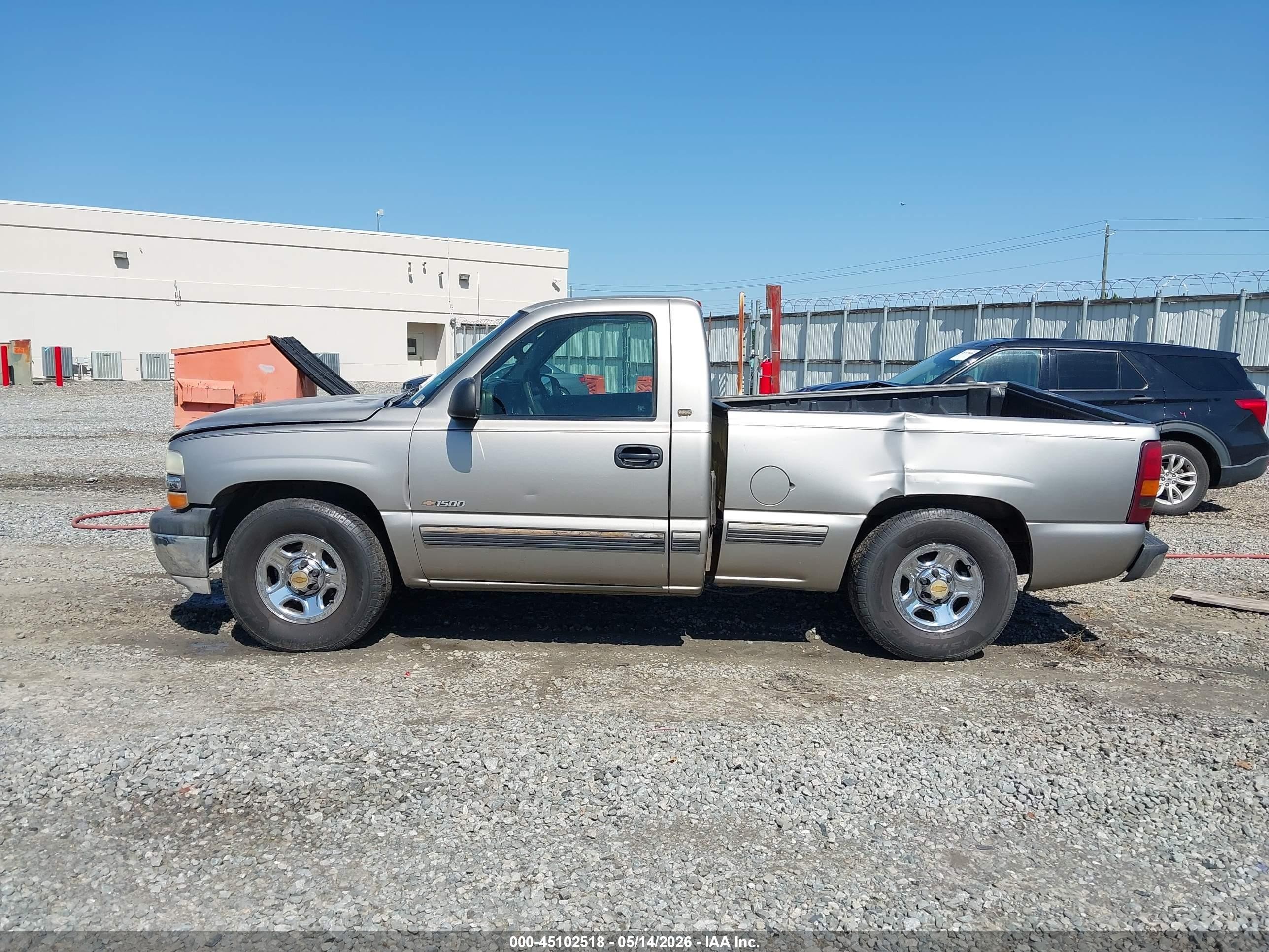 2000 Chevrolet Silverado 1500   Gold vin: 1GCEC14W9YZ134417