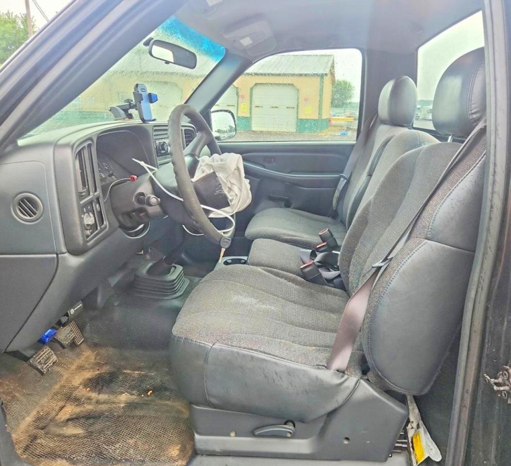 2000 Chevrolet Silverado C1500 Black vin: 1GCEC14W9YZ309040