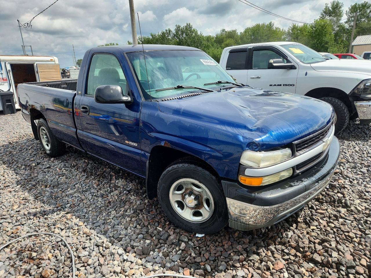 2002 Chevrolet Silverado C1500 Blue vin: 1GCEC14WX2Z163979