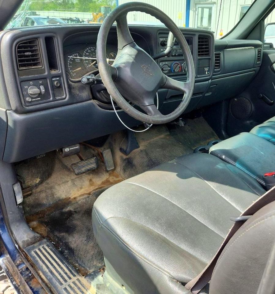 2002 Chevrolet Silverado C1500 Blue vin: 1GCEC14WX2Z163979