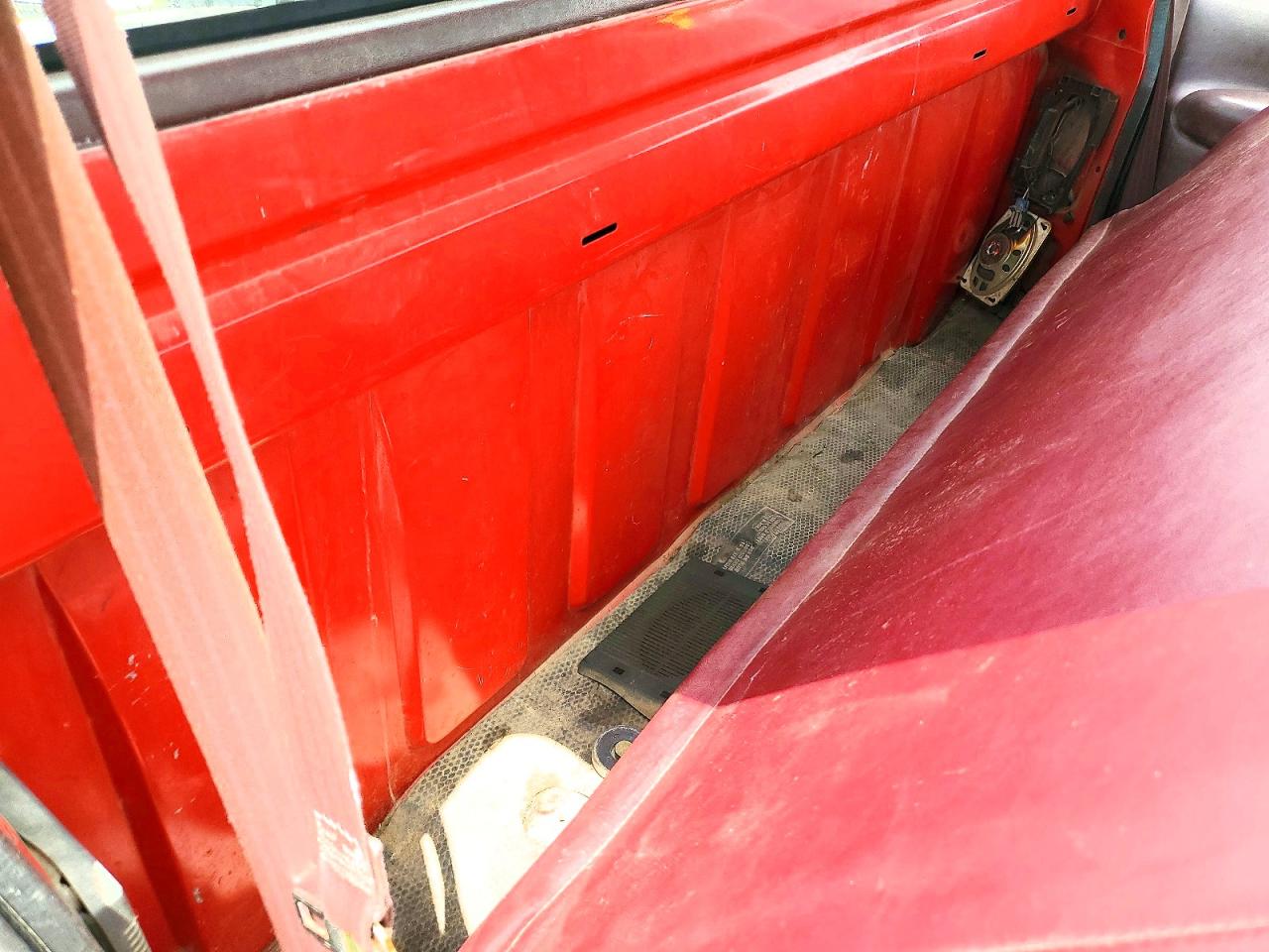 1996 Chevrolet Gmt-400 C1500 Red vin: 1GCEC14WXTZ137013
