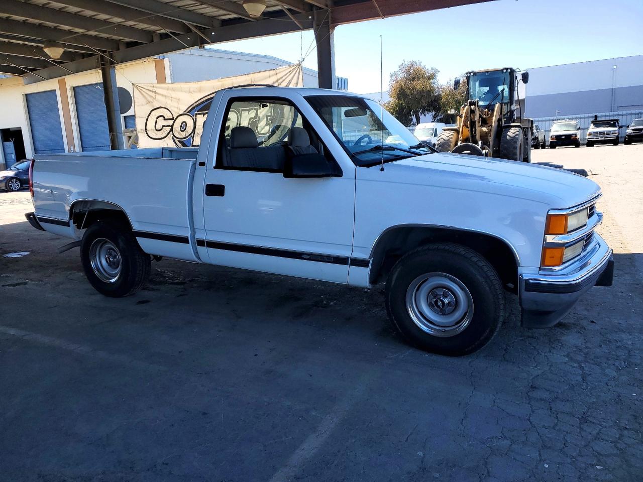 1998 Chevrolet Gmt-400 C1500 White vin: 1GCEC14WXWZ274604