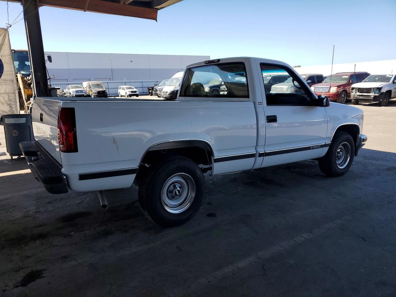 1998 Chevrolet Gmt-400 C1500 White vin: 1GCEC14WXWZ274604