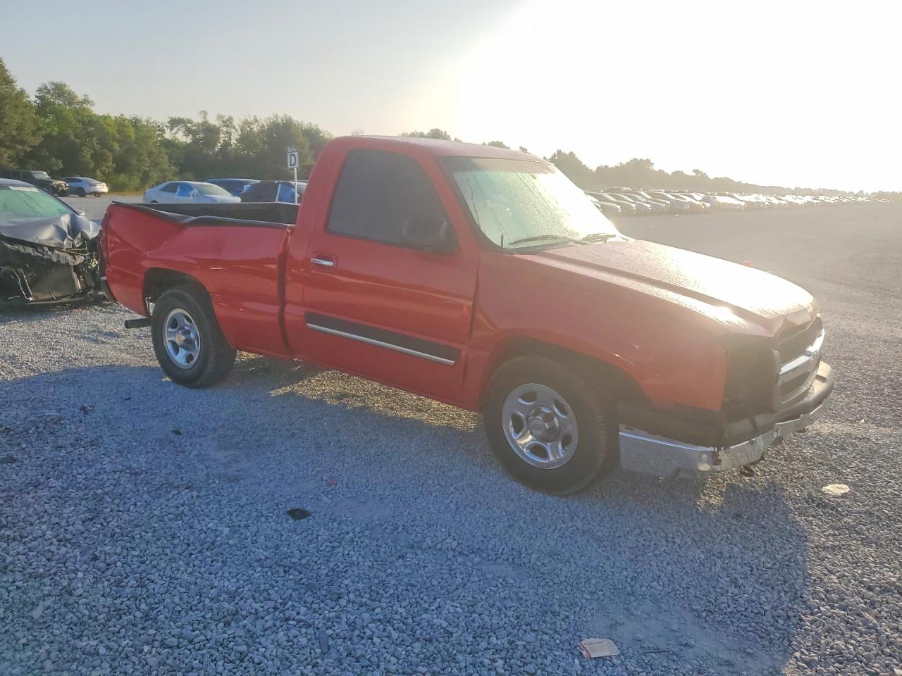 2004 Chevrolet Silverado C1500 Red vin: 1GCEC14X04Z111093