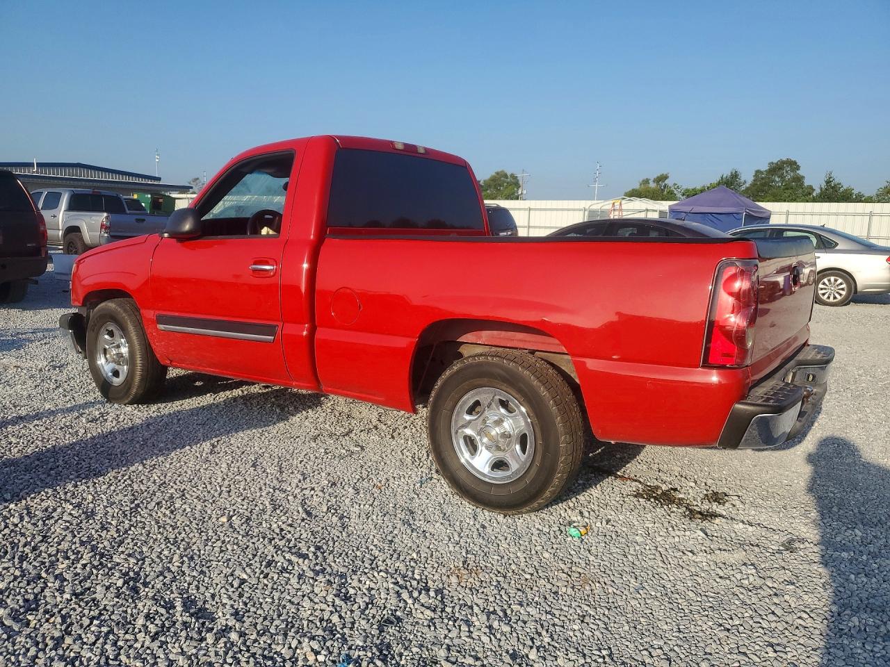 2004 Chevrolet Silverado C1500 Red vin: 1GCEC14X04Z111093