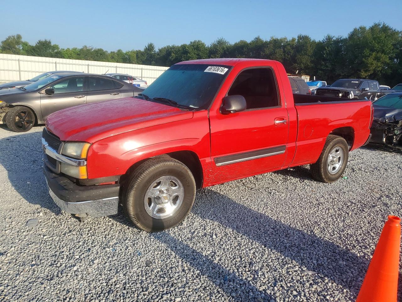 2004 Chevrolet Silverado C1500 Red vin: 1GCEC14X04Z111093