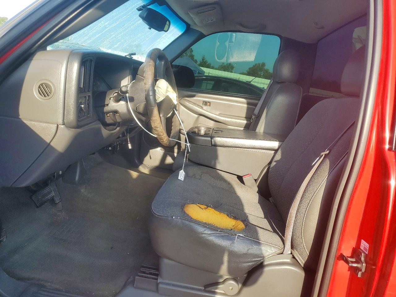 2004 Chevrolet Silverado C1500 Red vin: 1GCEC14X04Z111093