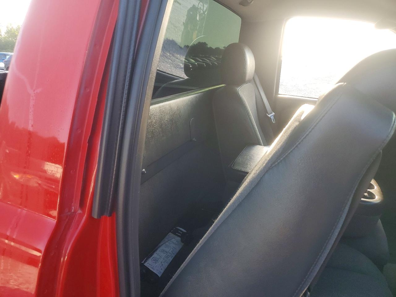 2004 Chevrolet Silverado C1500 Red vin: 1GCEC14X04Z111093
