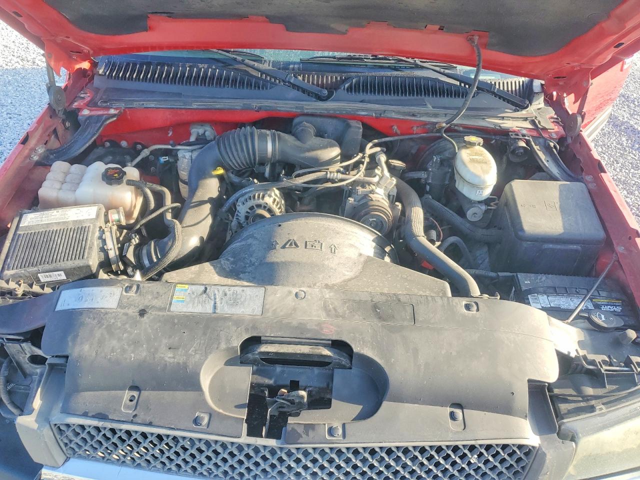 2004 Chevrolet Silverado C1500 Red vin: 1GCEC14X04Z111093