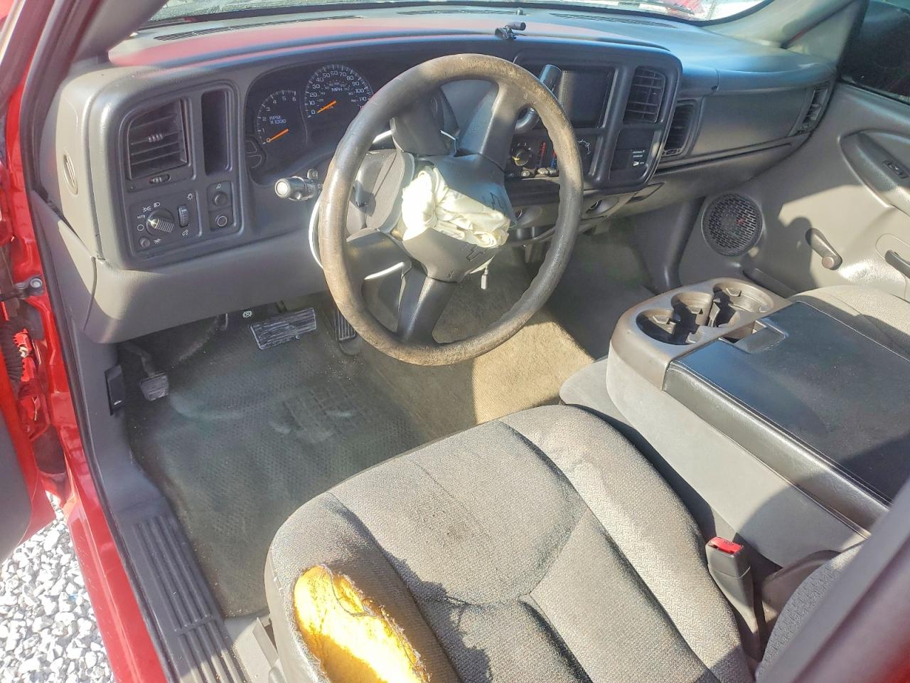 2004 Chevrolet Silverado C1500 Red vin: 1GCEC14X04Z111093
