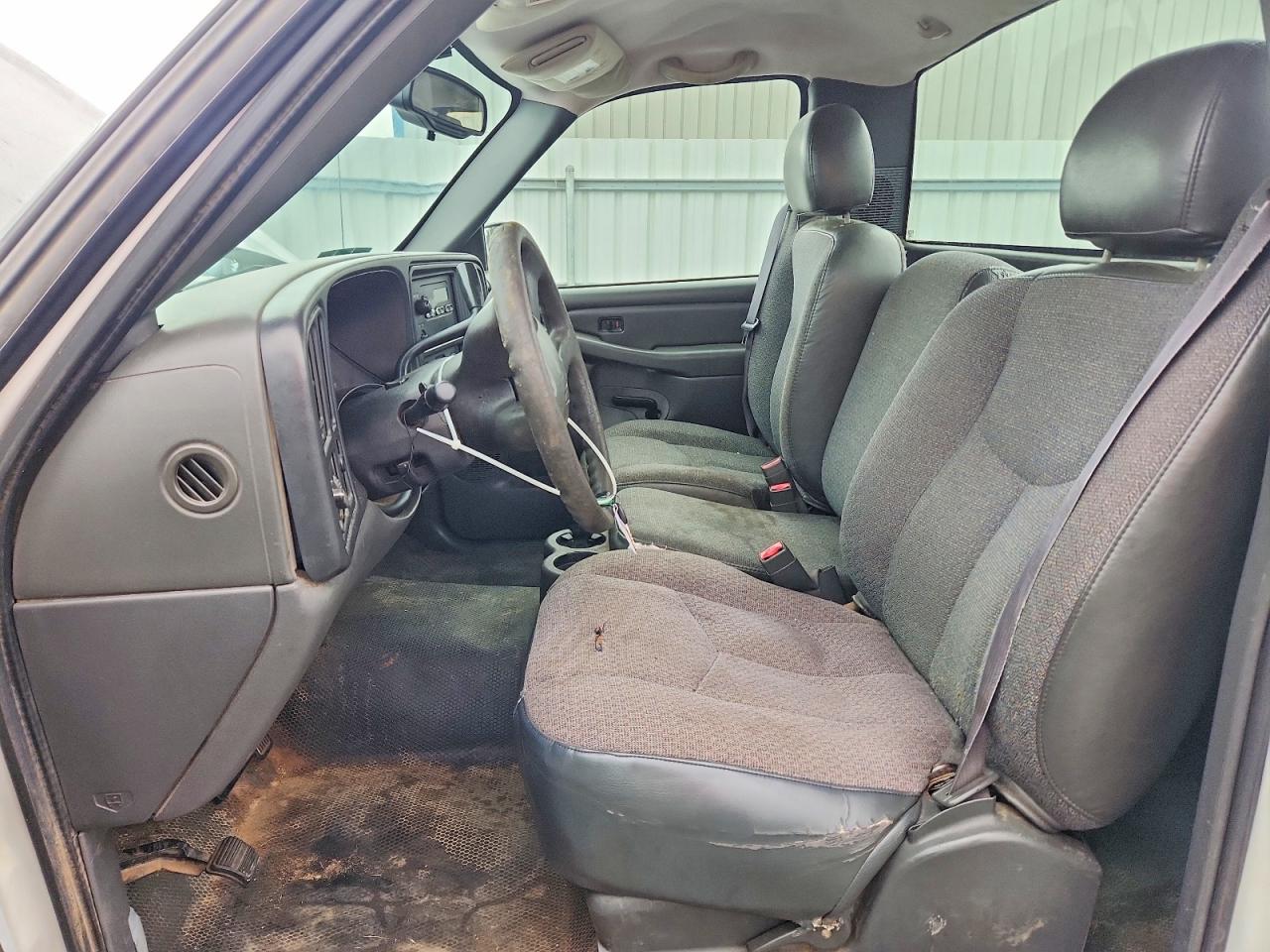 2004 Chevrolet Silverado C1500 White vin: 1GCEC14X04Z176865