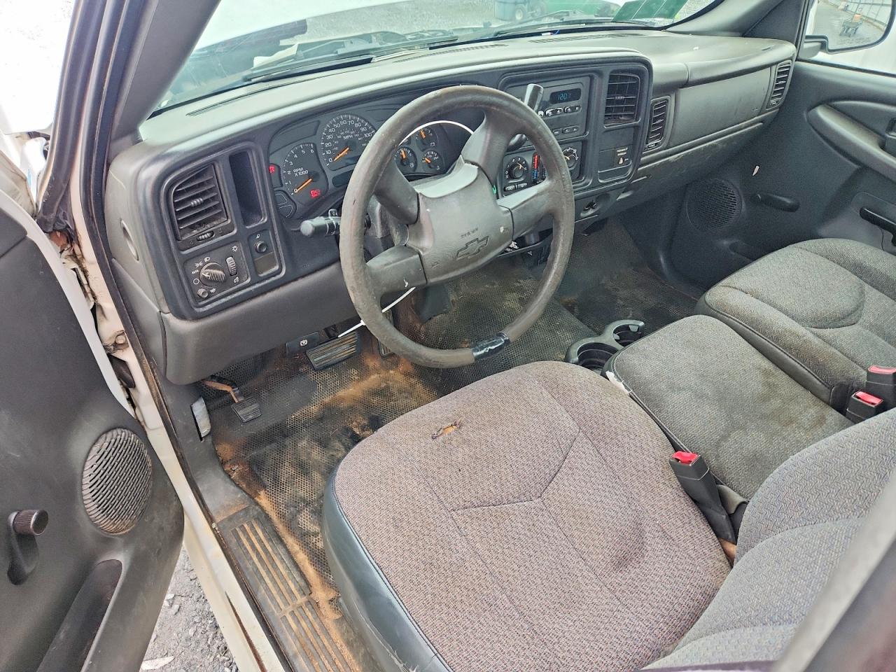 2004 Chevrolet Silverado C1500 White vin: 1GCEC14X04Z176865