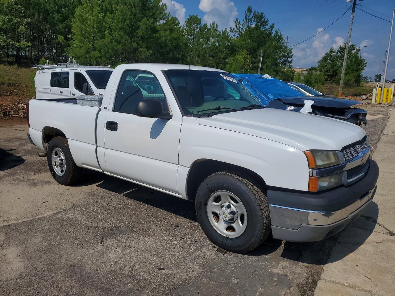 2004 Chevrolet Silverado C1500 White vin: 1GCEC14X04Z187512