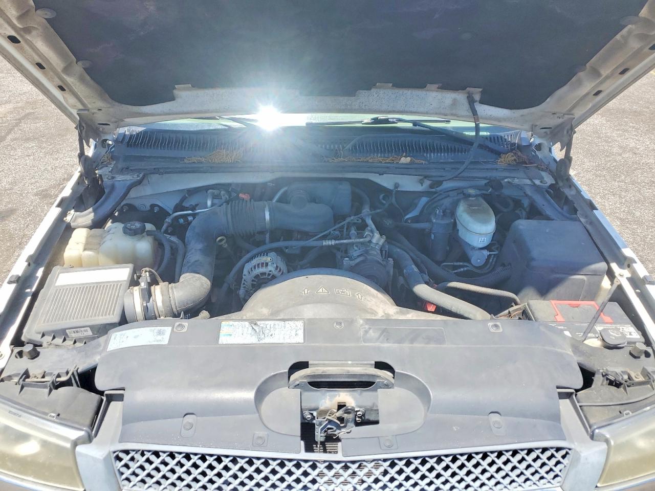 2004 Chevrolet Silverado C1500 White vin: 1GCEC14X04Z187512