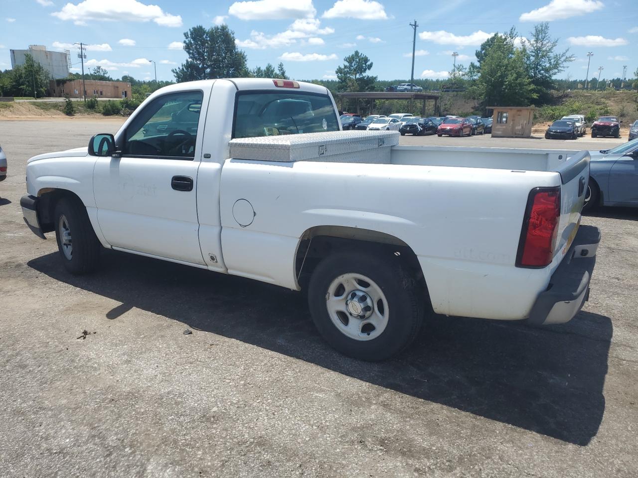 2004 Chevrolet Silverado C1500 White vin: 1GCEC14X04Z187512 Damage: Left Qtr Panel, Multiple Scratches Heavy, 2