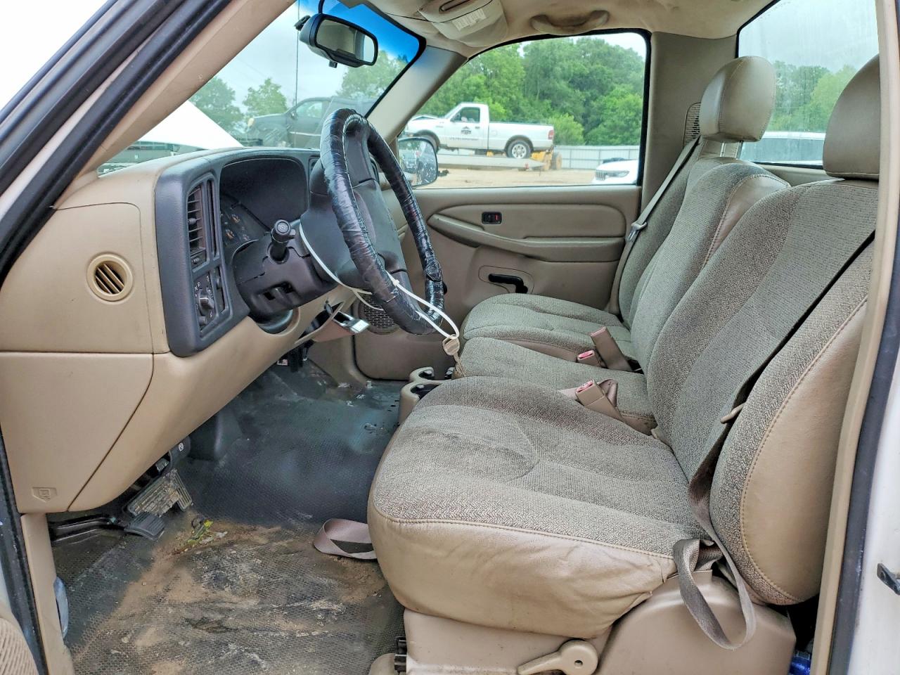 2004 Chevrolet Silverado C1500 White vin: 1GCEC14X04Z187851
