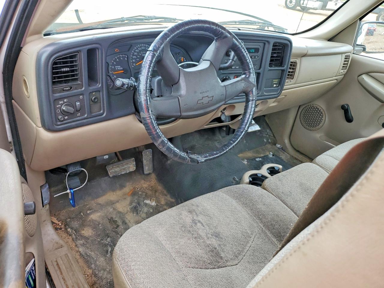 2004 Chevrolet Silverado C1500 White vin: 1GCEC14X04Z187851
