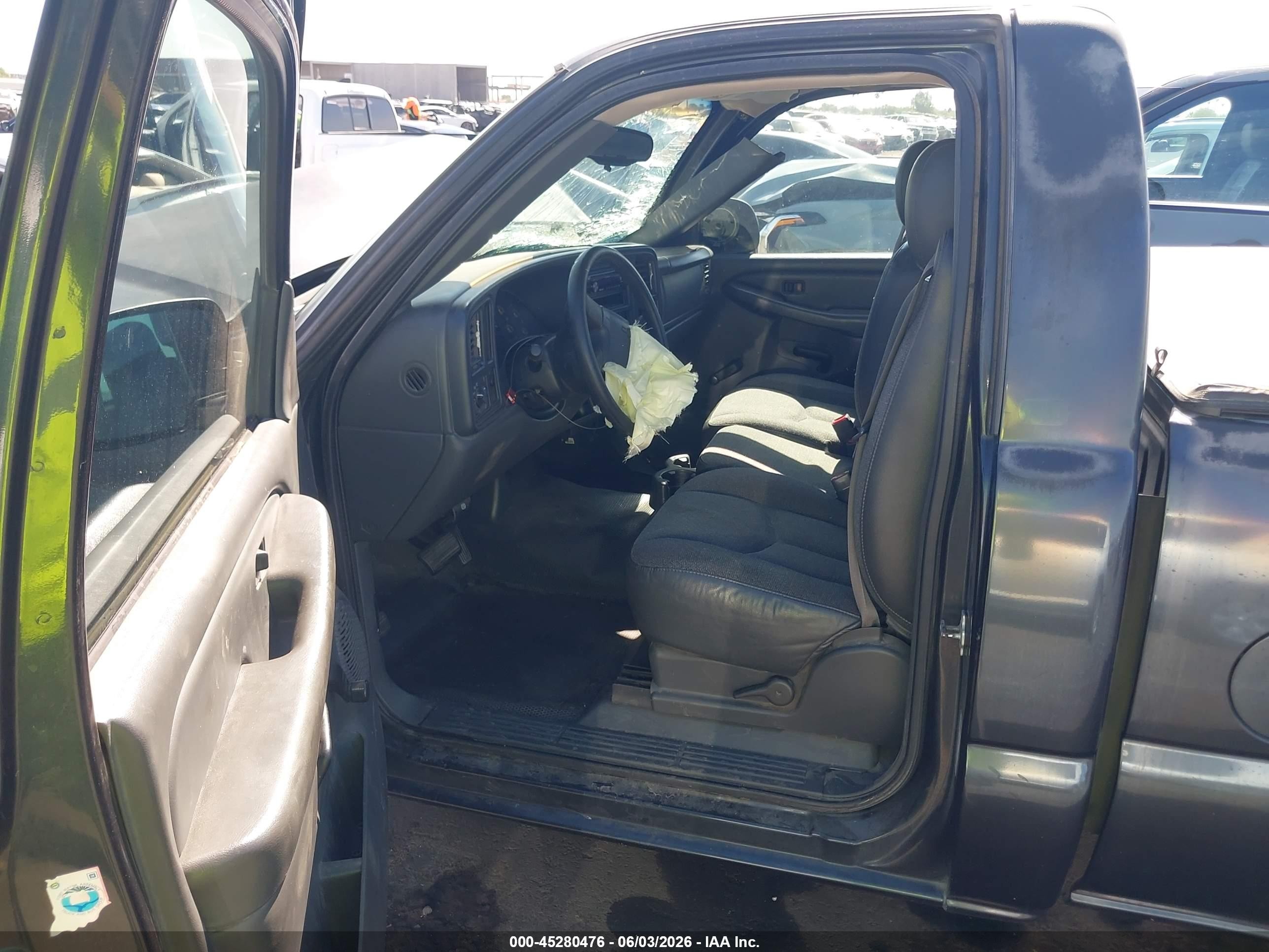 2005 Chevrolet Silverado 1500 Work Truck Черный vin: 1GCEC14X05Z115095