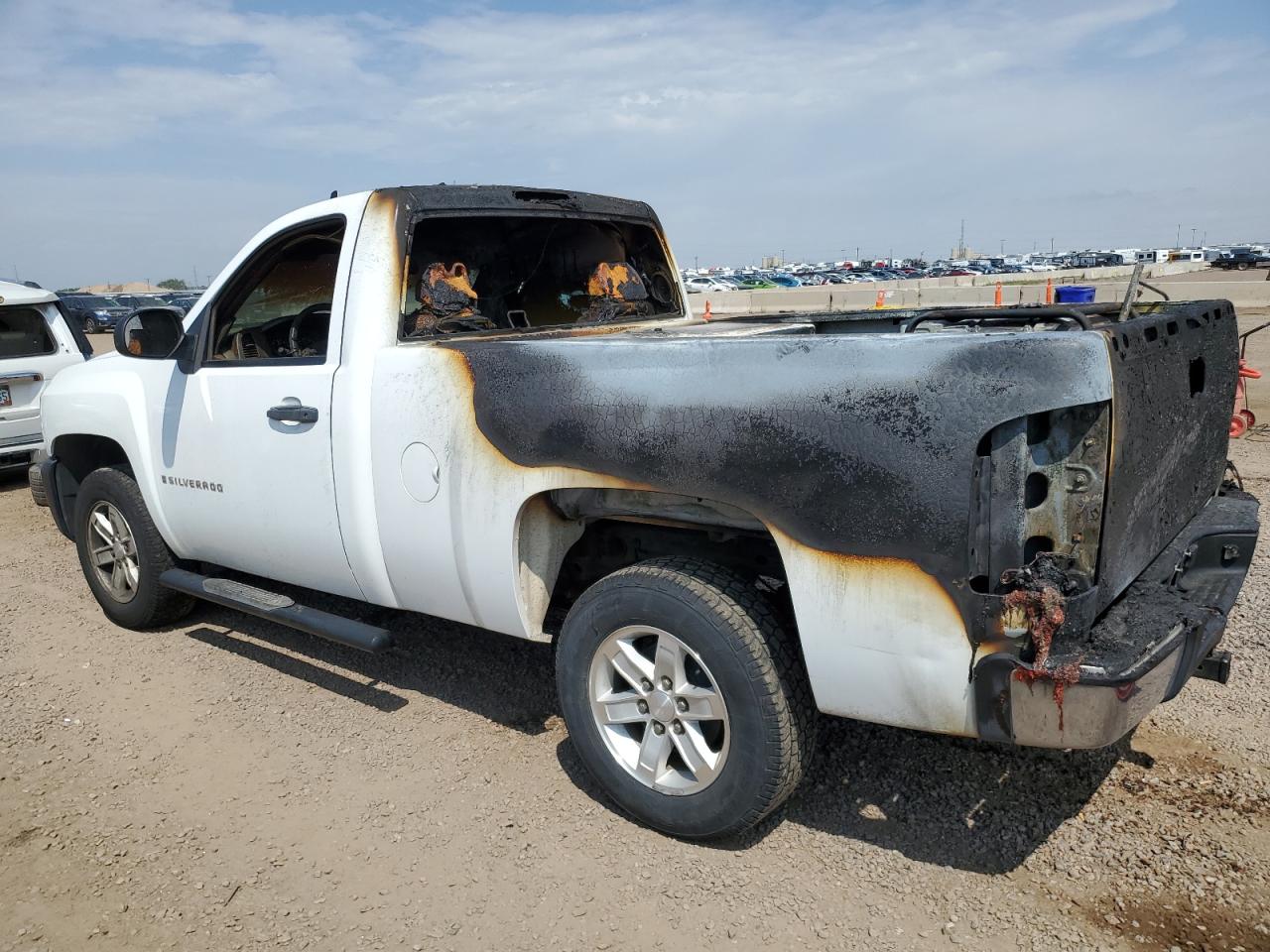 2007 Chevrolet Silverado C1500 Classic White vin: 1GCEC14X07Z616944