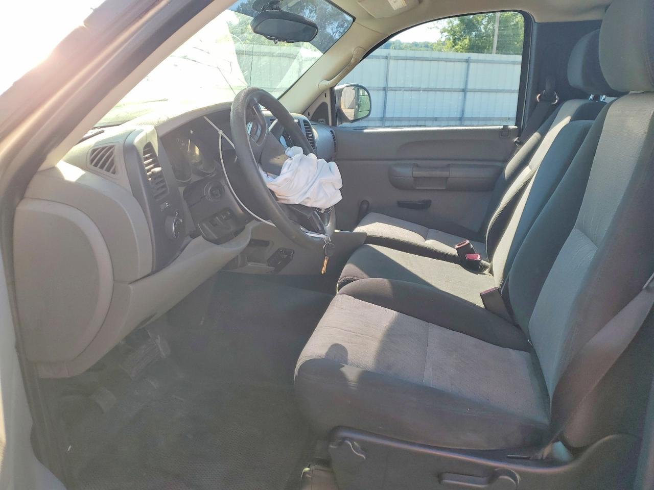 2008 Chevrolet Silverado C1500 Серебряный vin: 1GCEC14X08Z180128
