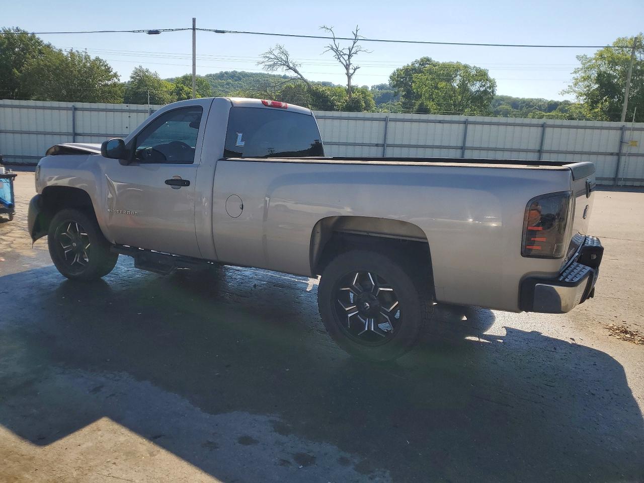 2008 Chevrolet Silverado C1500 Серебряный vin: 1GCEC14X08Z180128