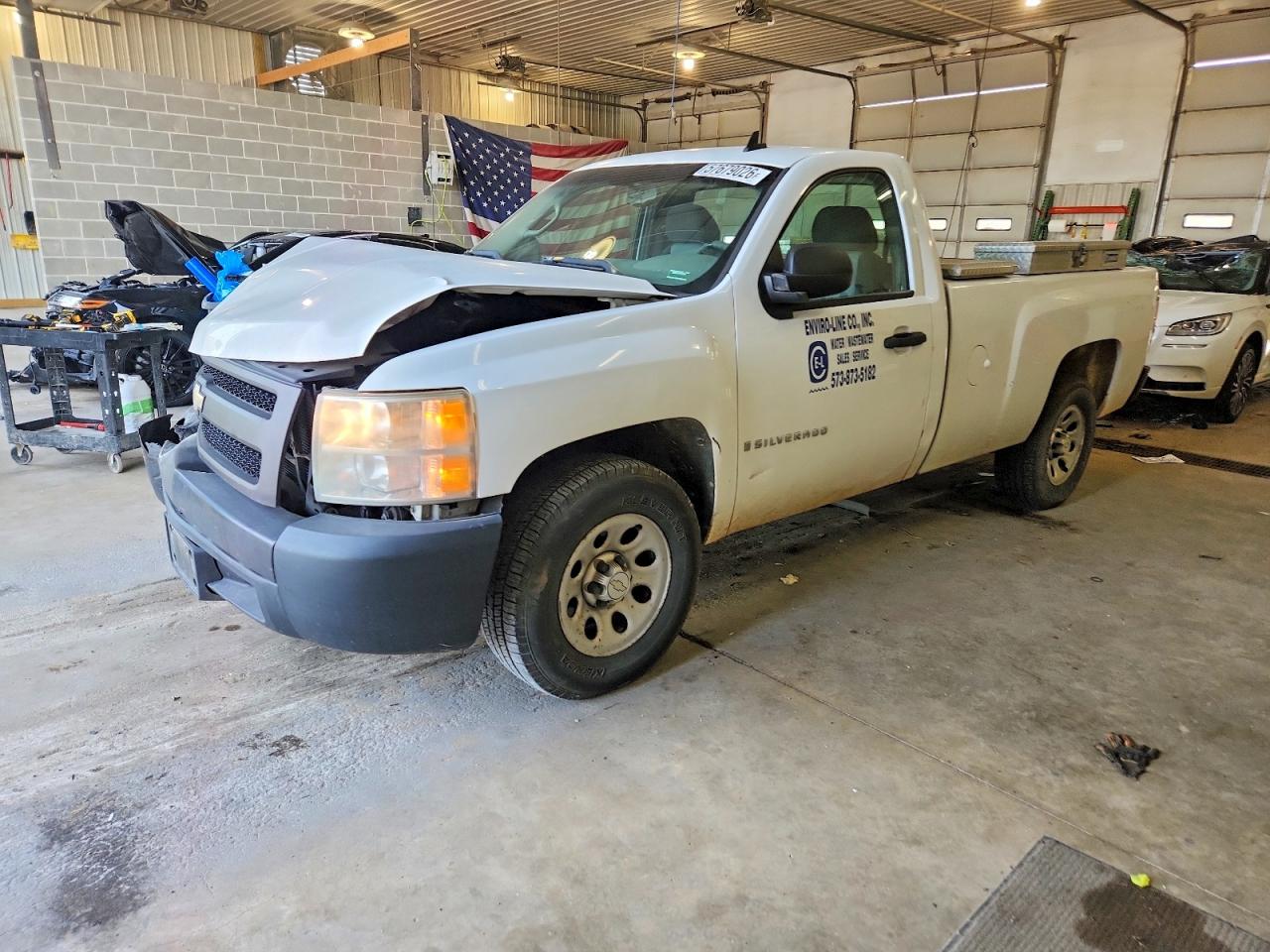 2008 Chevrolet Silverado C1500 White vin: 1GCEC14X08Z193803