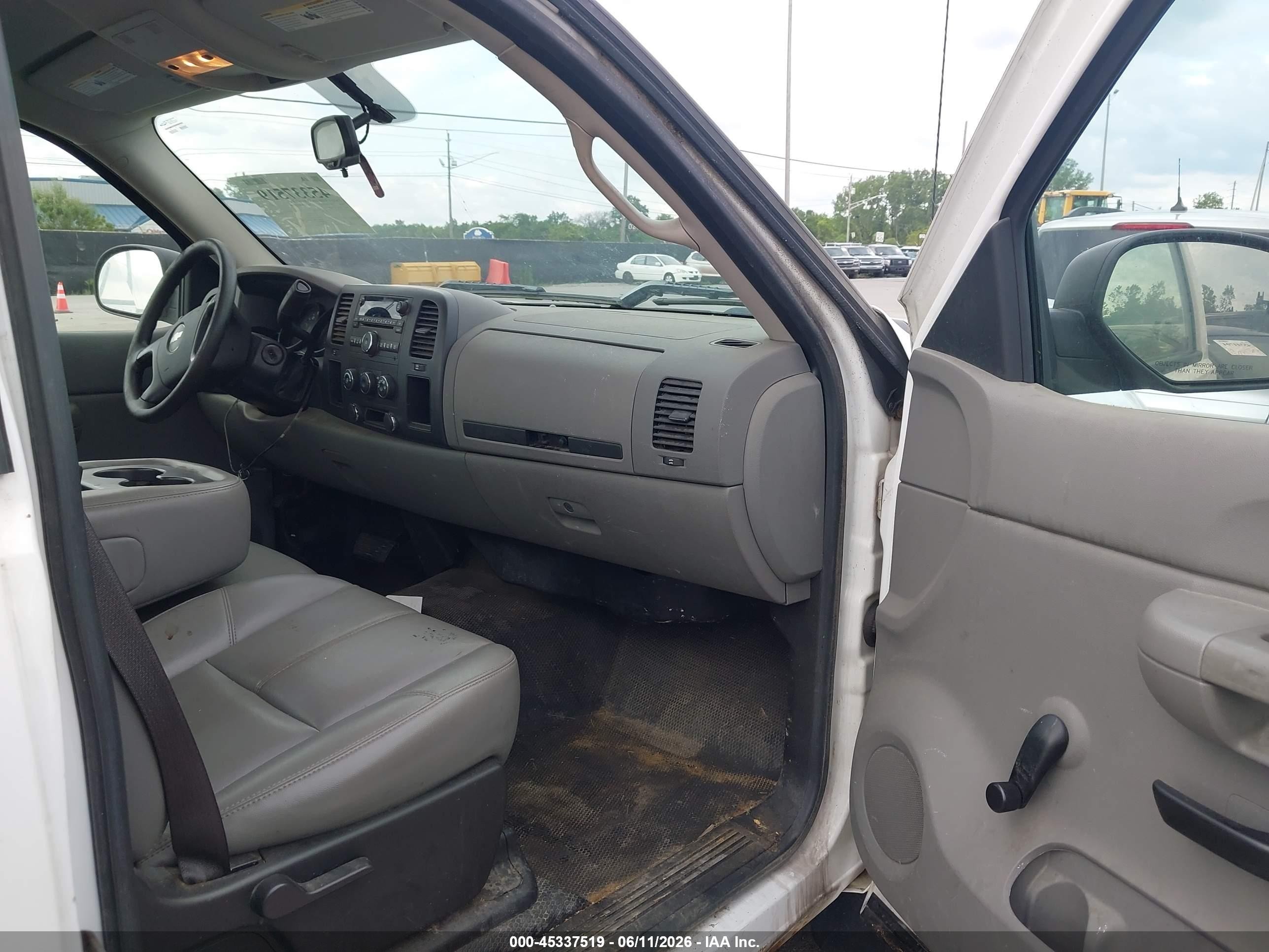 2008 Chevrolet Silverado 1500 Work Truck White vin: 1GCEC14X08Z308724