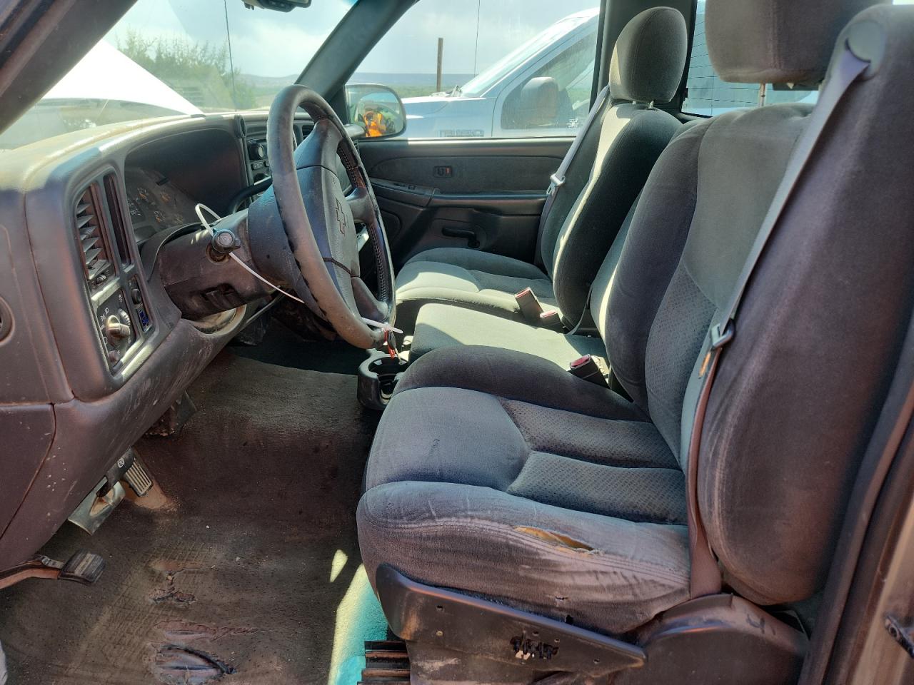 2003 Chevrolet Silverado C1500 Серый vin: 1GCEC14X13Z214196 Damage: Left Front Seat, Torn, 1 To 2 Inches