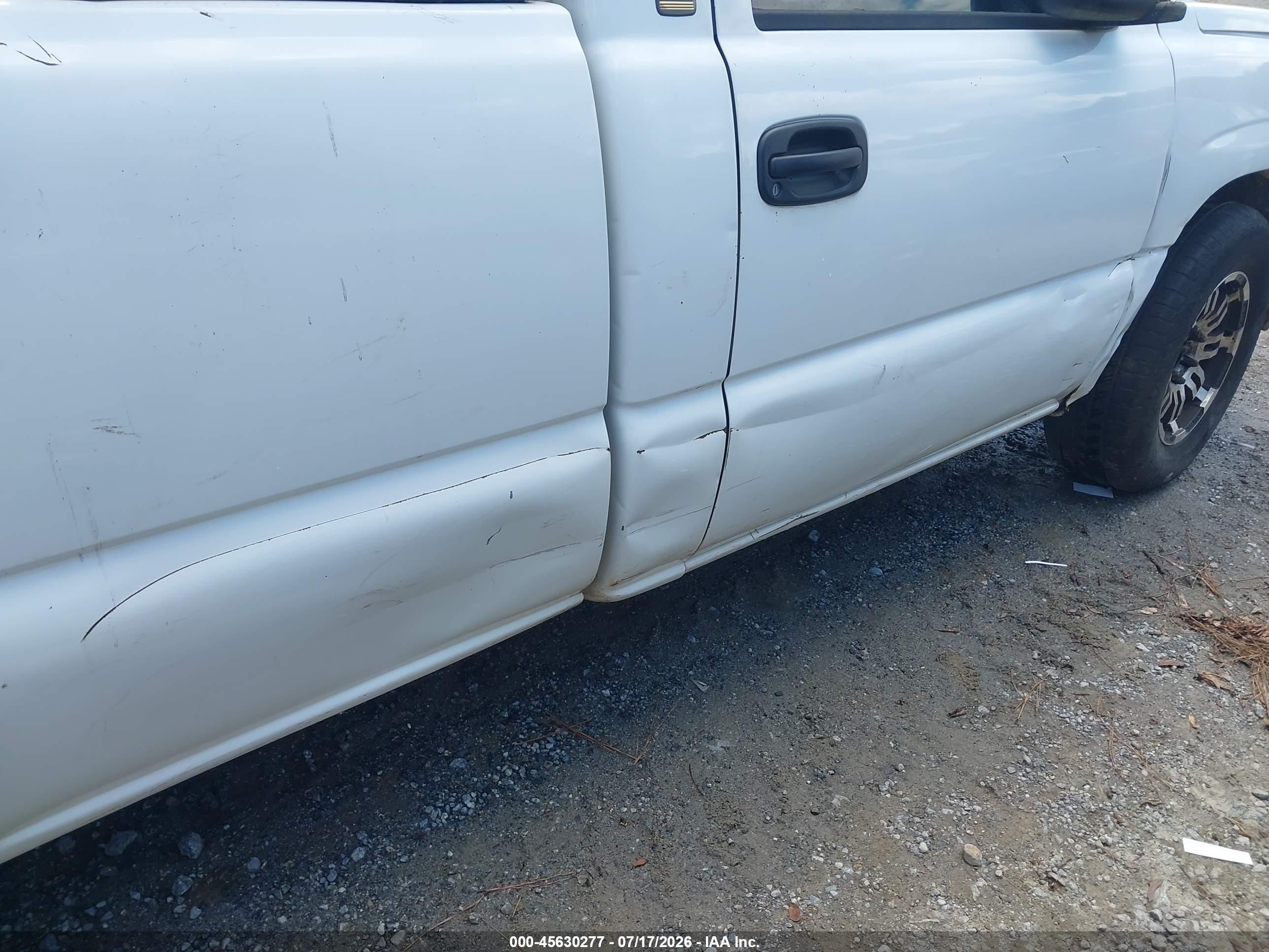 2003 Chevrolet Silverado 1500 Work Truck White vin: 1GCEC14X13Z348190