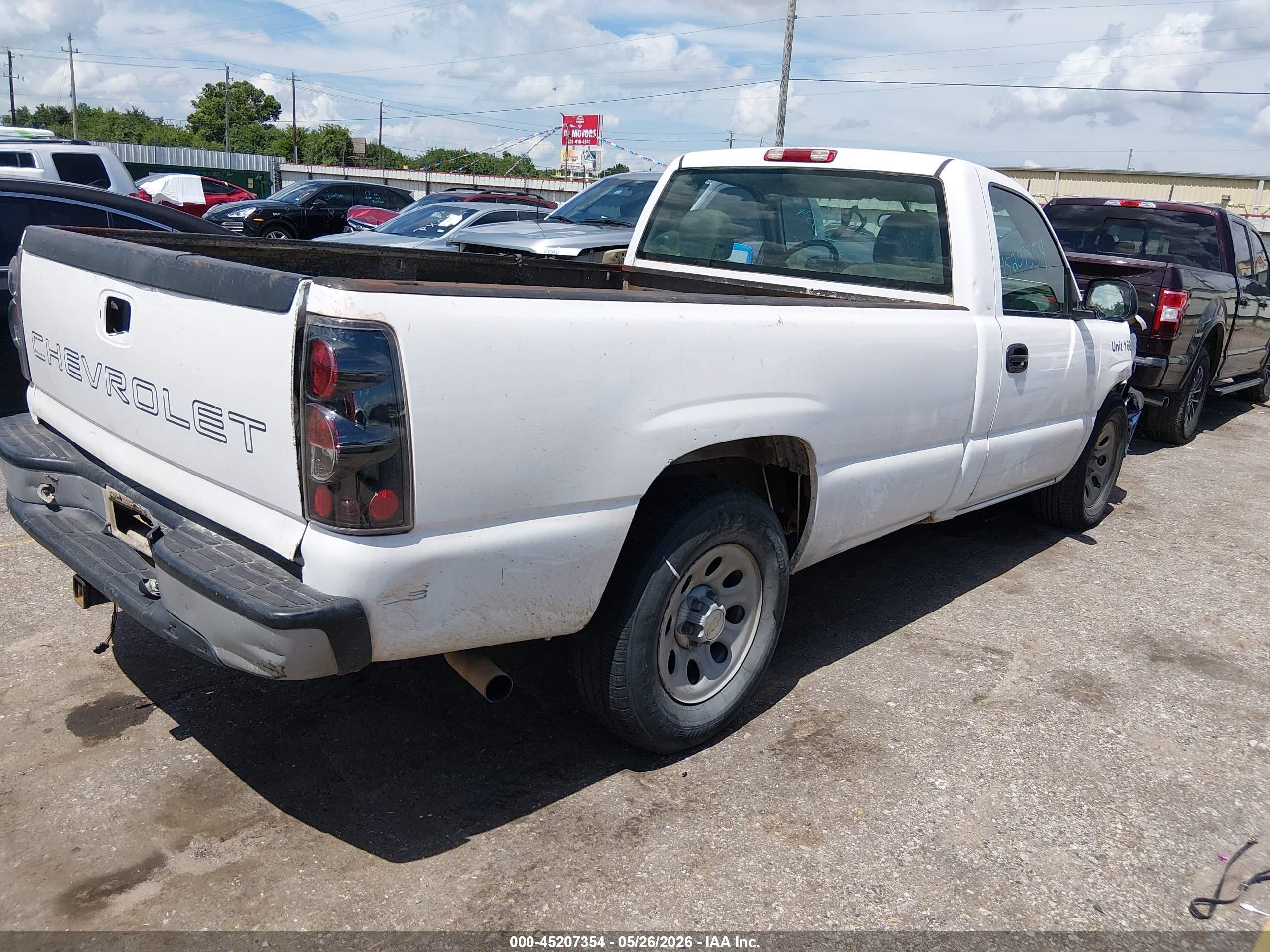 2005 Chevrolet Silverado 1500 Work Truck White vin: 1GCEC14X15Z113050