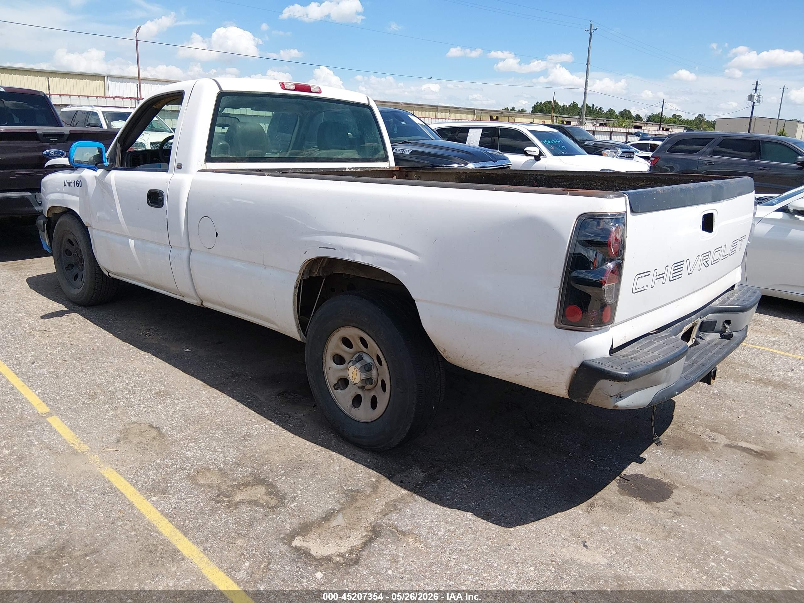 2005 Chevrolet Silverado 1500 Work Truck White vin: 1GCEC14X15Z113050
