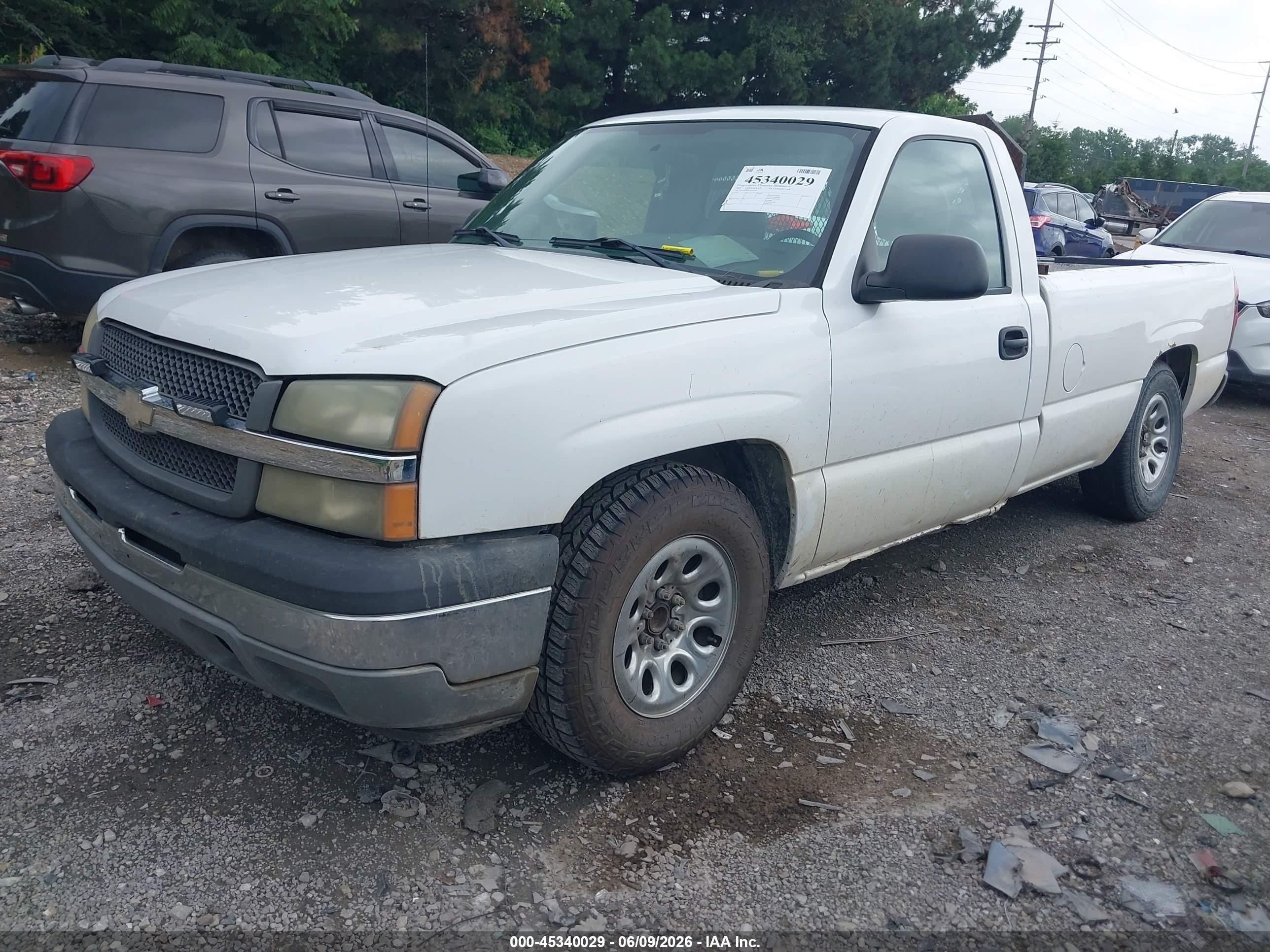 2005 Chevrolet Silverado 1500 Work Truck White vin: 1GCEC14X15Z181316