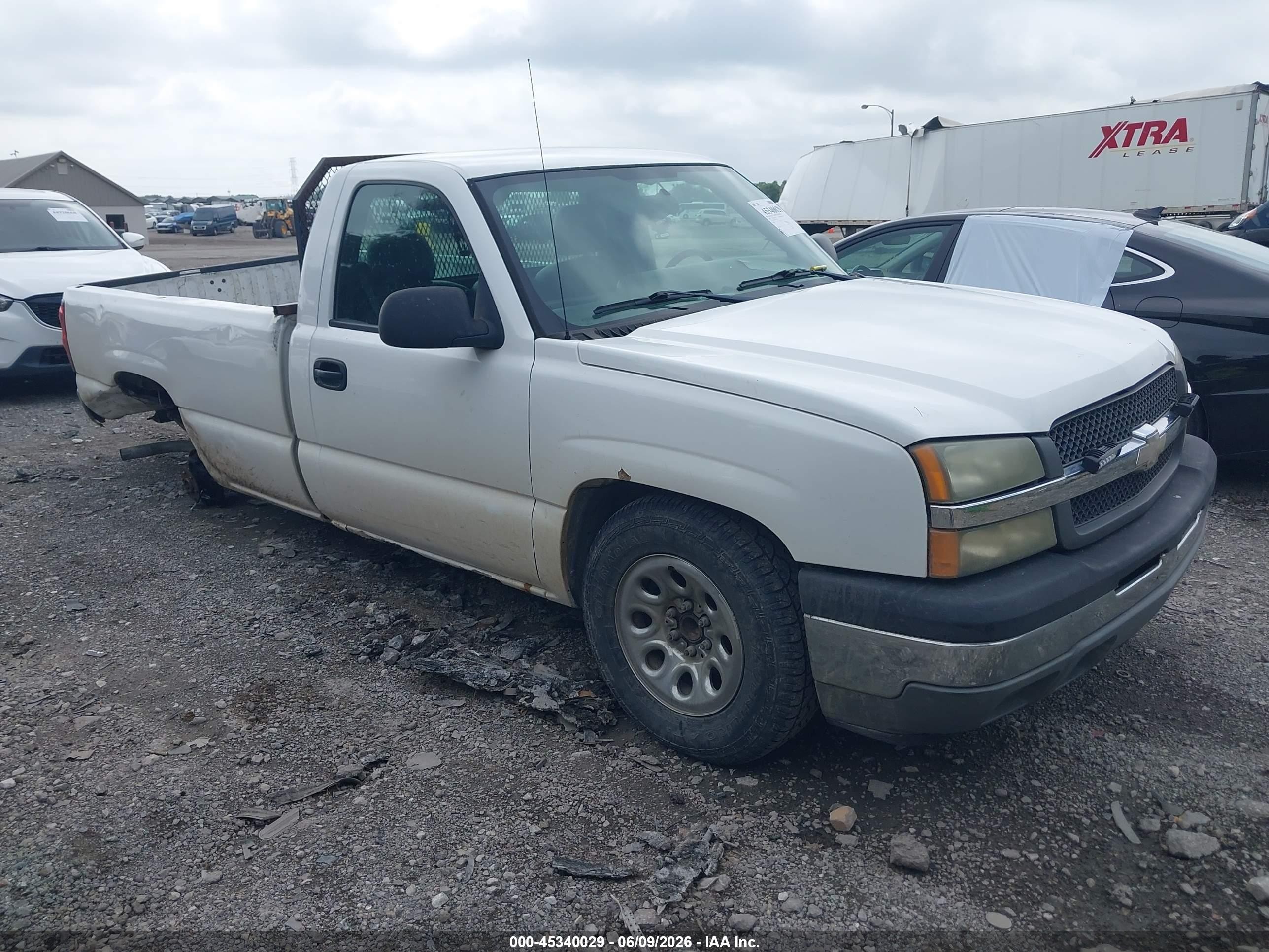 2005 Chevrolet Silverado 1500 Work Truck White vin: 1GCEC14X15Z181316