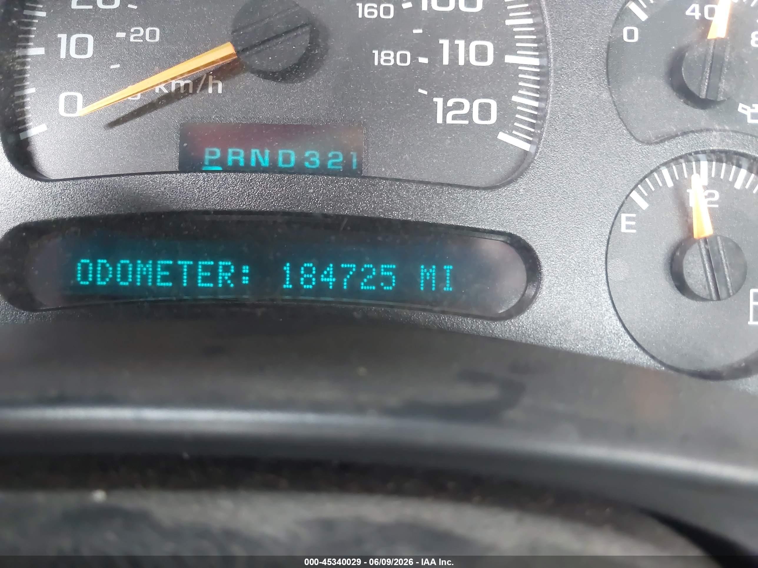 2005 Chevrolet Silverado 1500 Work Truck White vin: 1GCEC14X15Z181316