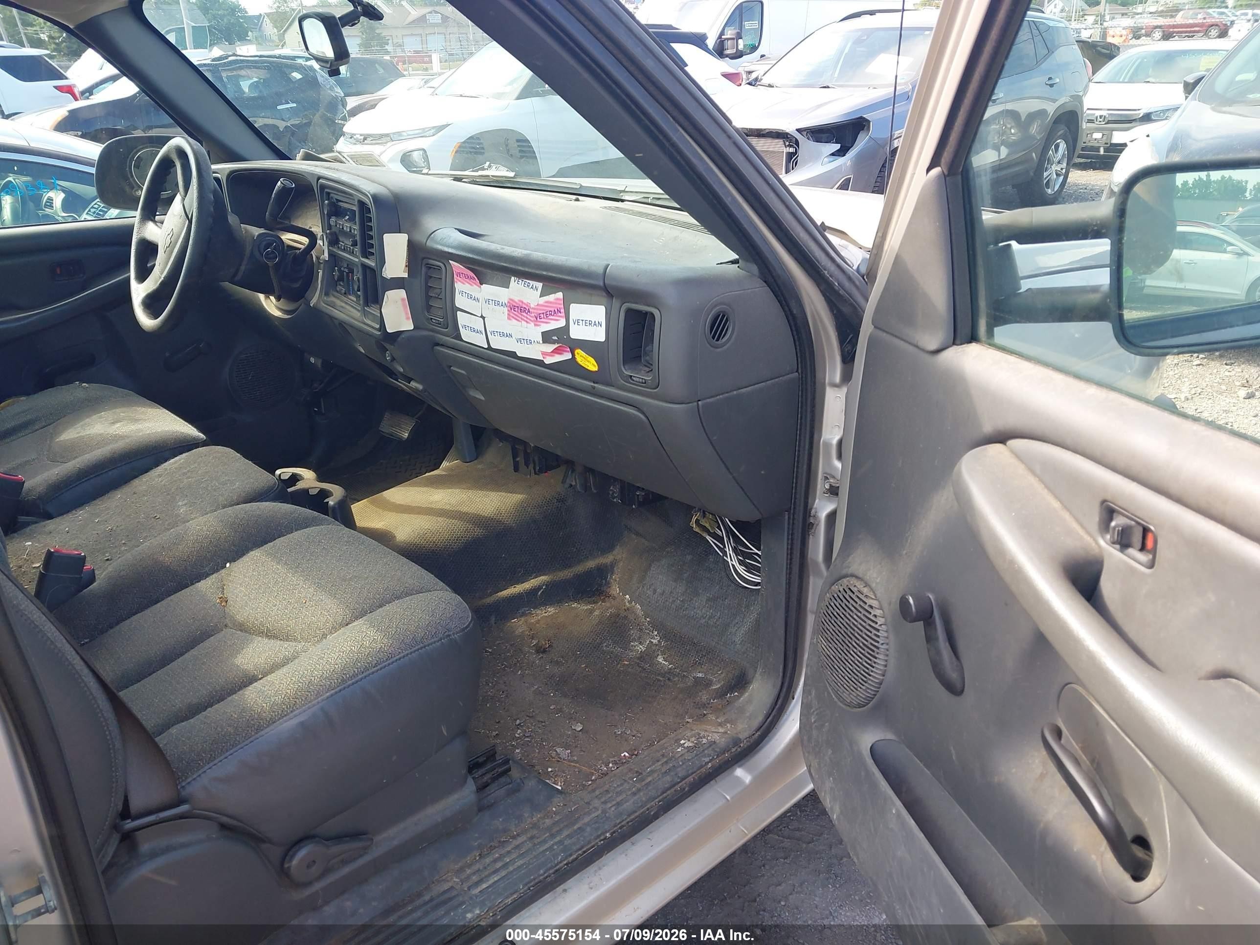 2005 Chevrolet Silverado 1500 Work Truck Silver vin: 1GCEC14X15Z343896