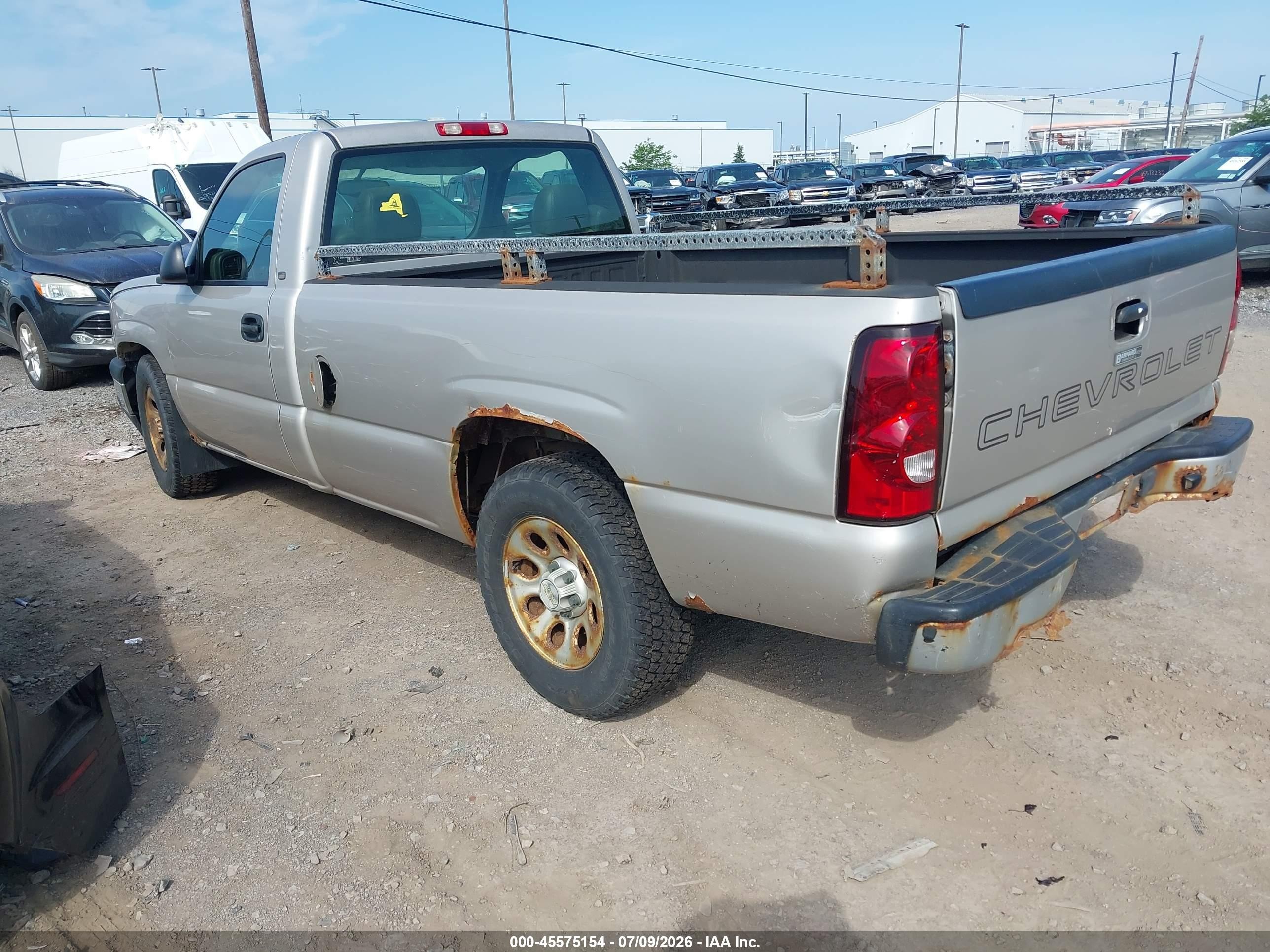2005 Chevrolet Silverado 1500 Work Truck Silver vin: 1GCEC14X15Z343896