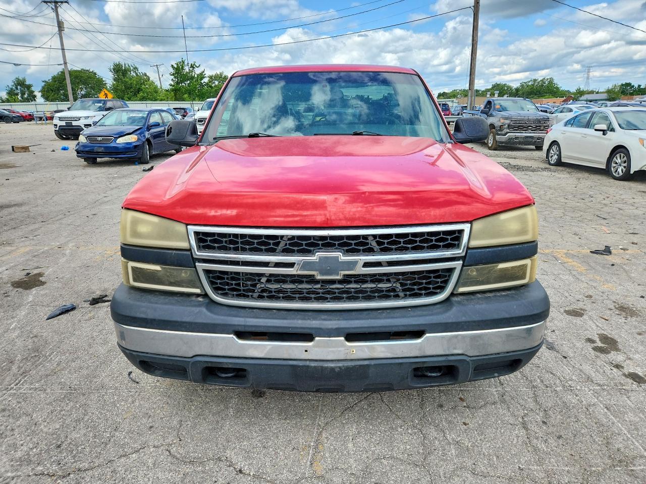2007 Chevrolet Silverado C1500 Classic Red vin: 1GCEC14X17Z121376