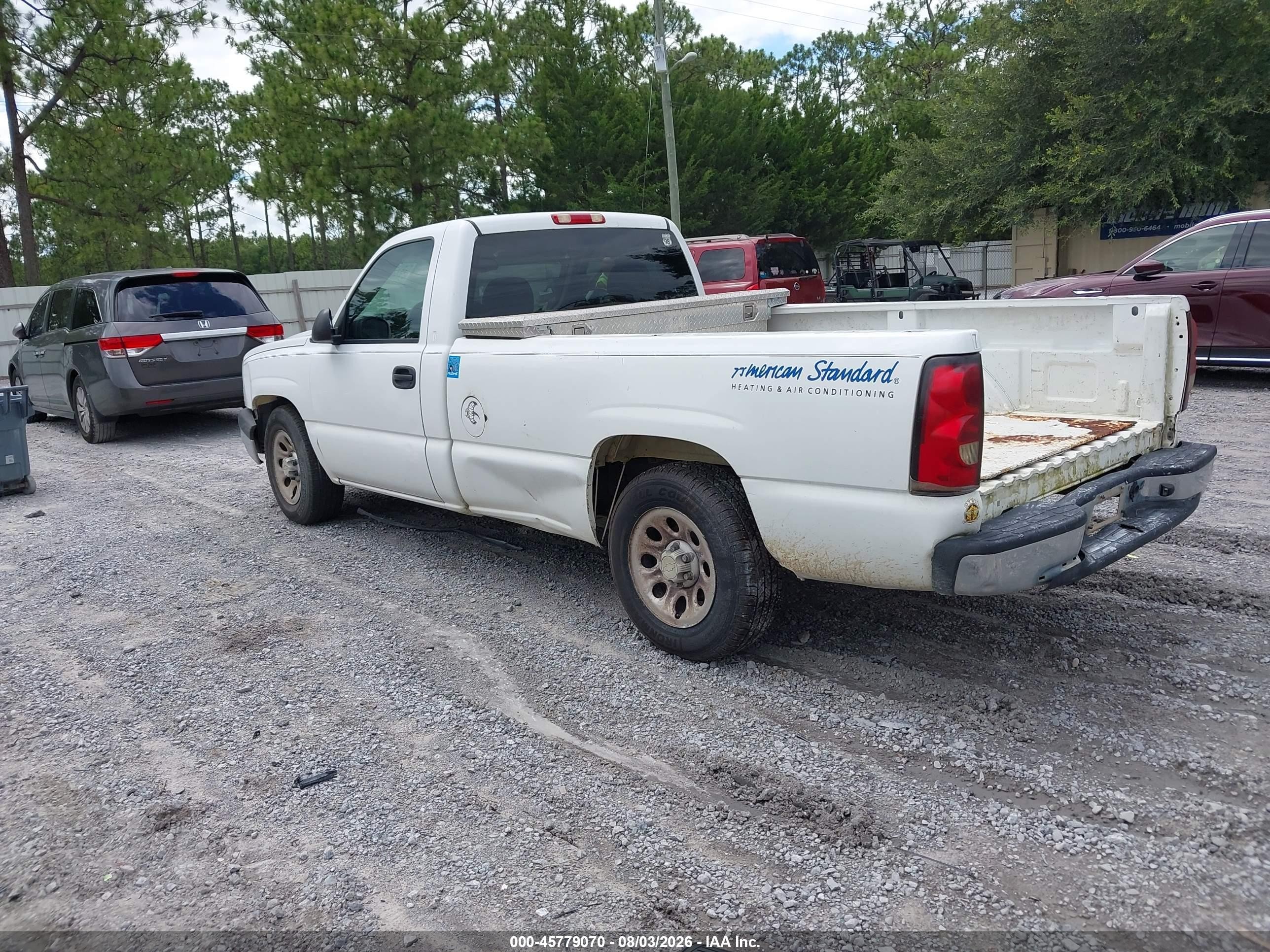 2007 Chevrolet Silverado 1500 Classic Work Truck White vin: 1GCEC14X17Z186700