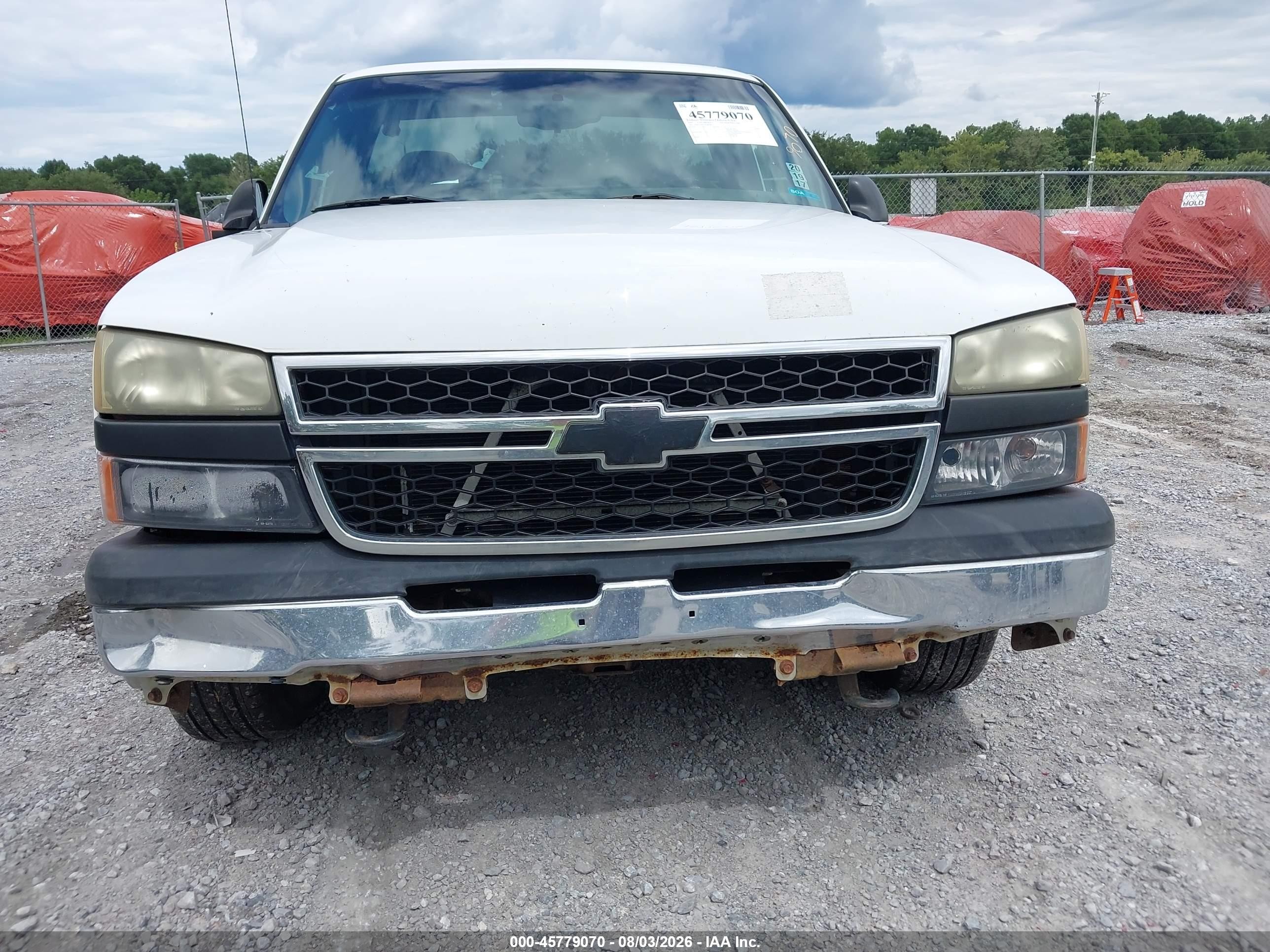 2007 Chevrolet Silverado 1500 Classic Work Truck White vin: 1GCEC14X17Z186700