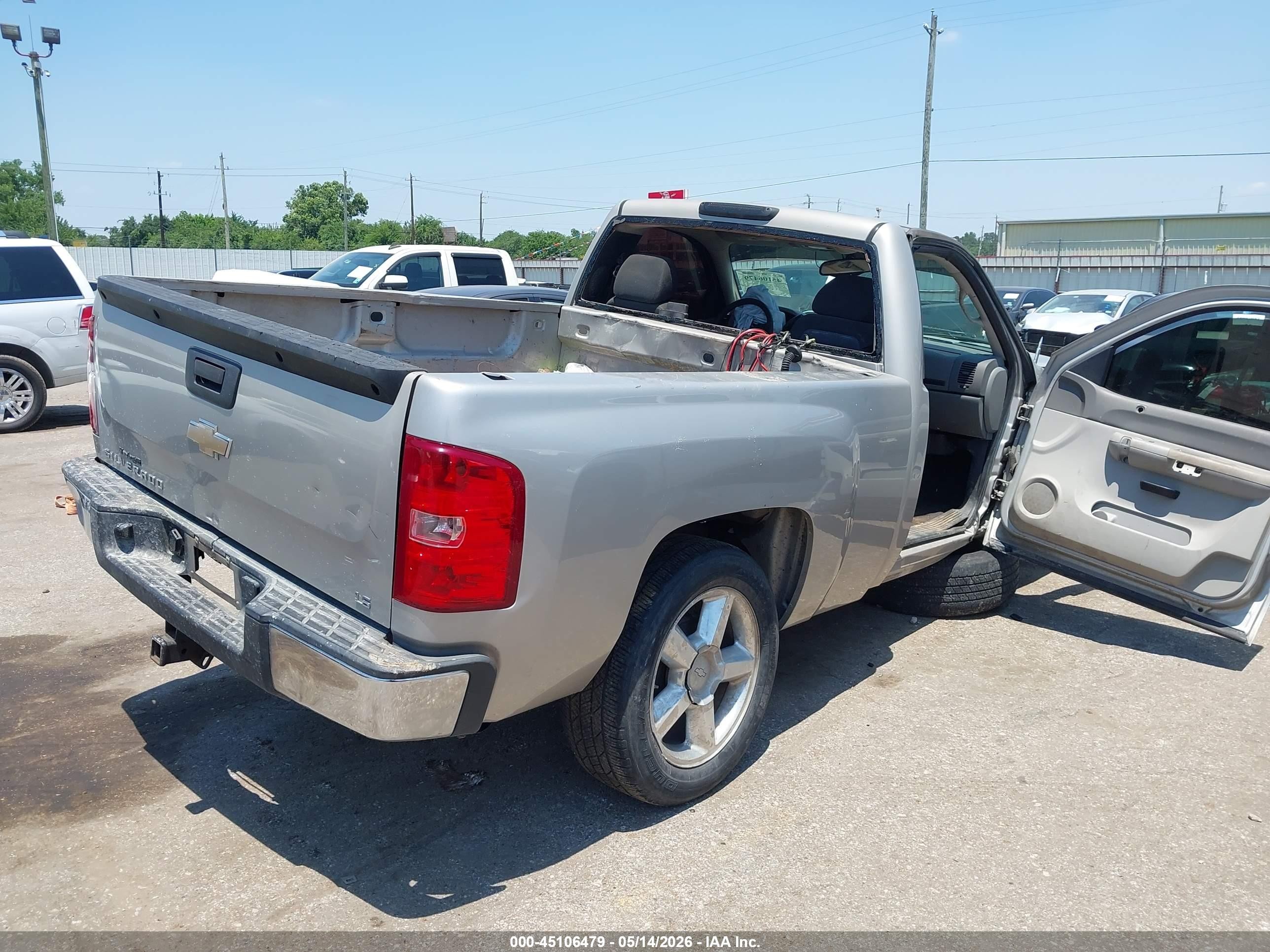 2008 Chevrolet Silverado 1500 Work Truck Silver vin: 1GCEC14X18Z264927